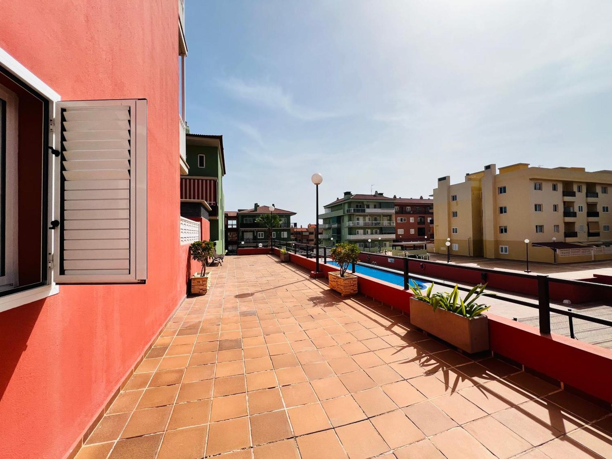 Terraza Del Sol Con Piscina En Apartment Candelaria