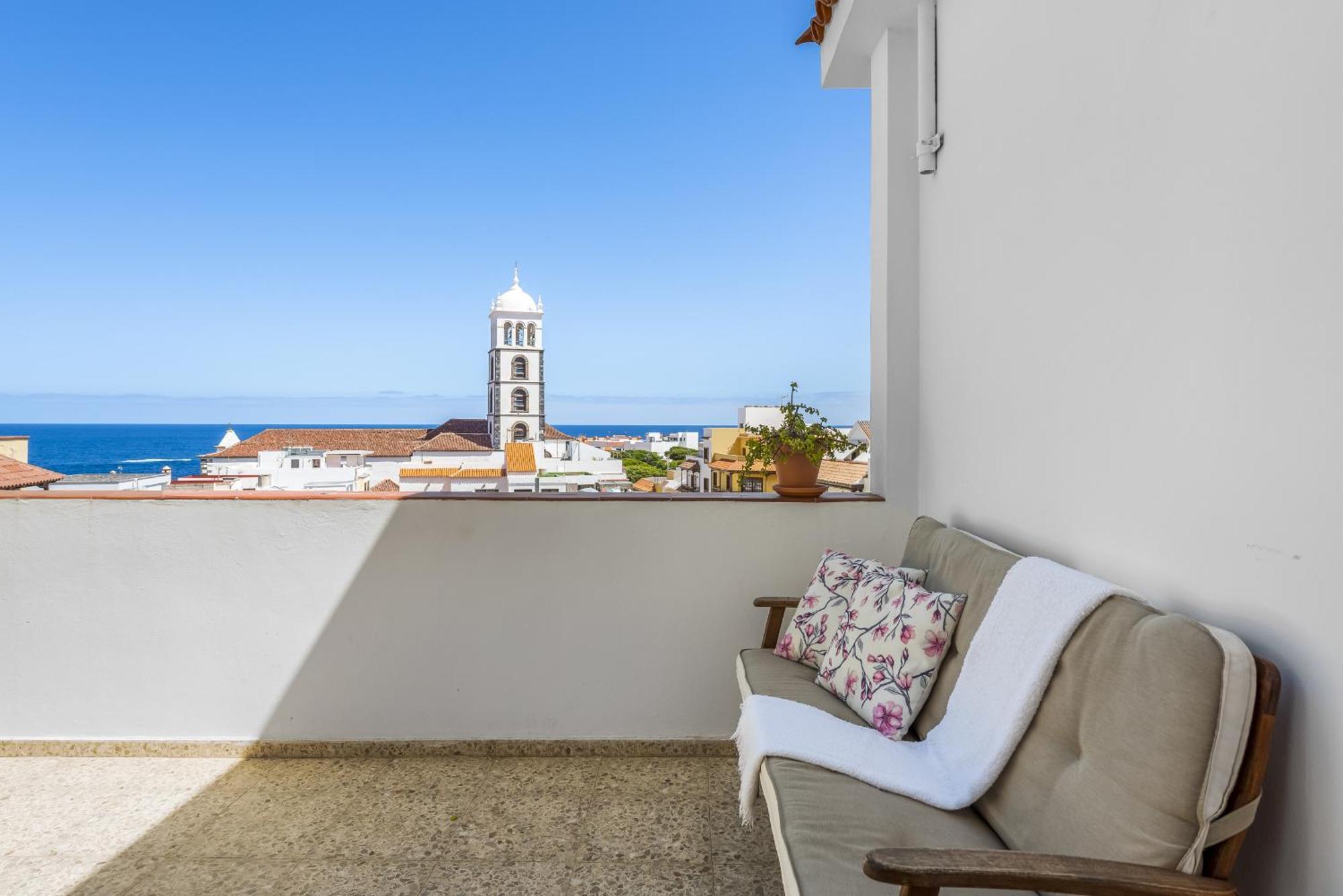 Apartment Penthouse, Close To The Natural Pools With Big Terrace, Ocean & View *