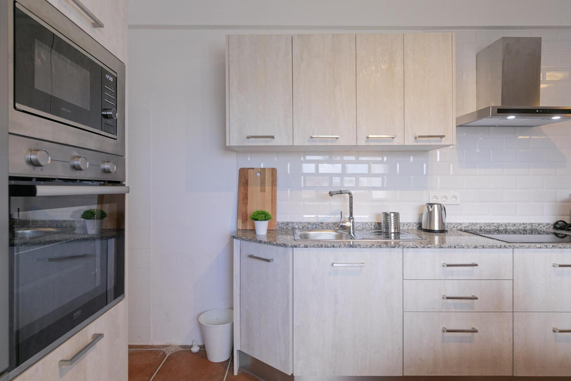Apartamento Rooftop View Escape - 1 Minute To Center And Fast Wi-fi - Special Season Price For And June *