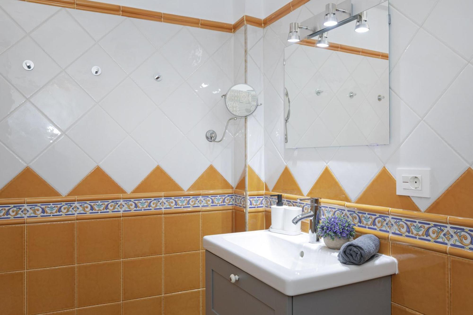Apartamento Rooftop View Escape - 1 Minute To Center And Fast Wi-fi - Special Season Price For And June *