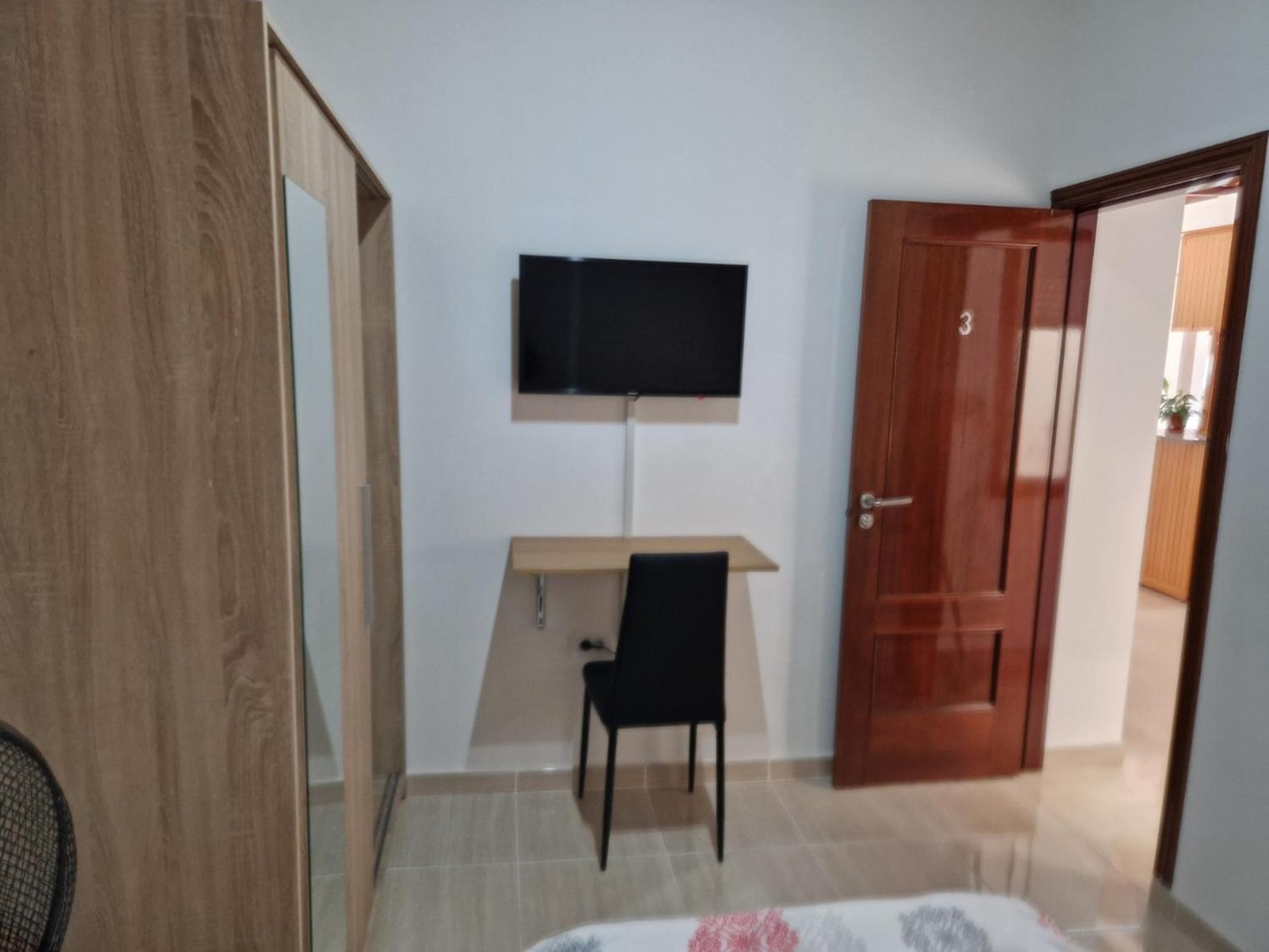 Apartment Individual Privada, Piso De 3 Con Areas Compartidas *