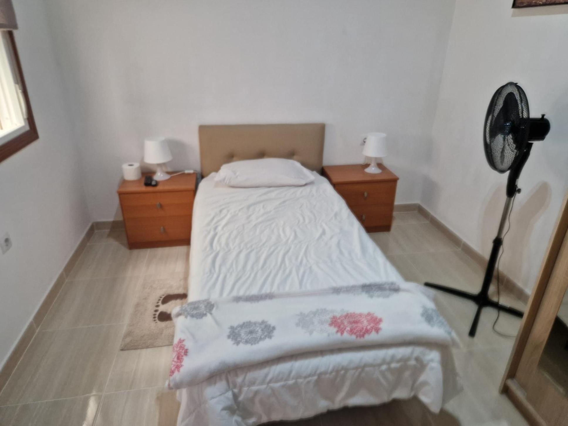 Individual Privada, Piso De 3 Con Areas Compartidas *