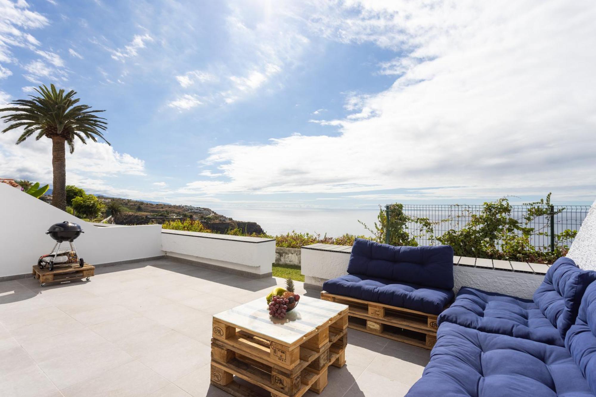 Home2book Stunning Apt Seaview & Pool, La Victoria