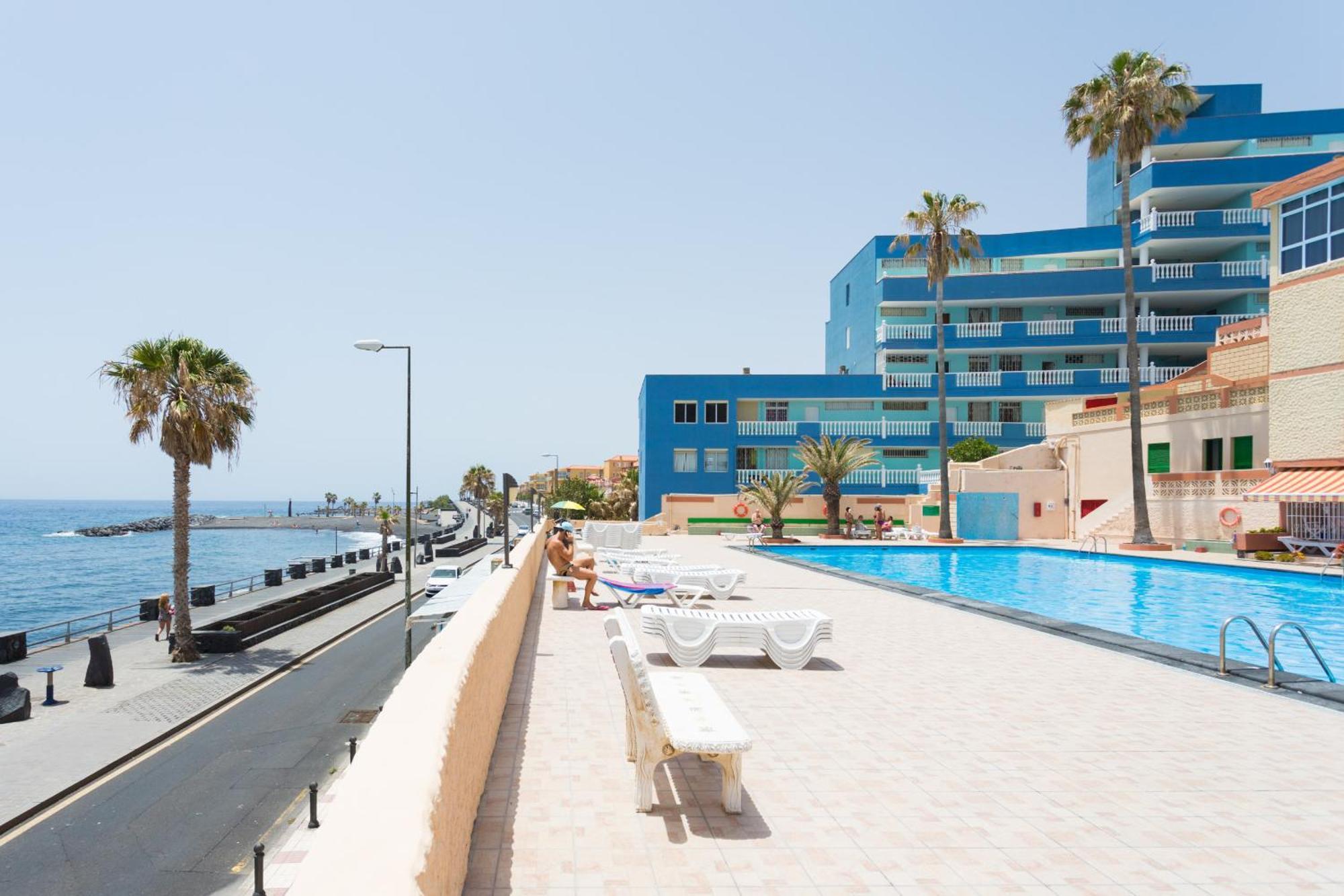 Frontline Duplex Arenitas With Pool Holiday home *