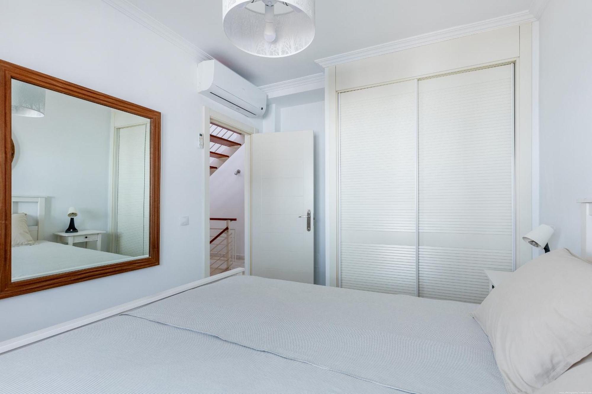 Villa With 4 Bedrooms And Private Heated Pool