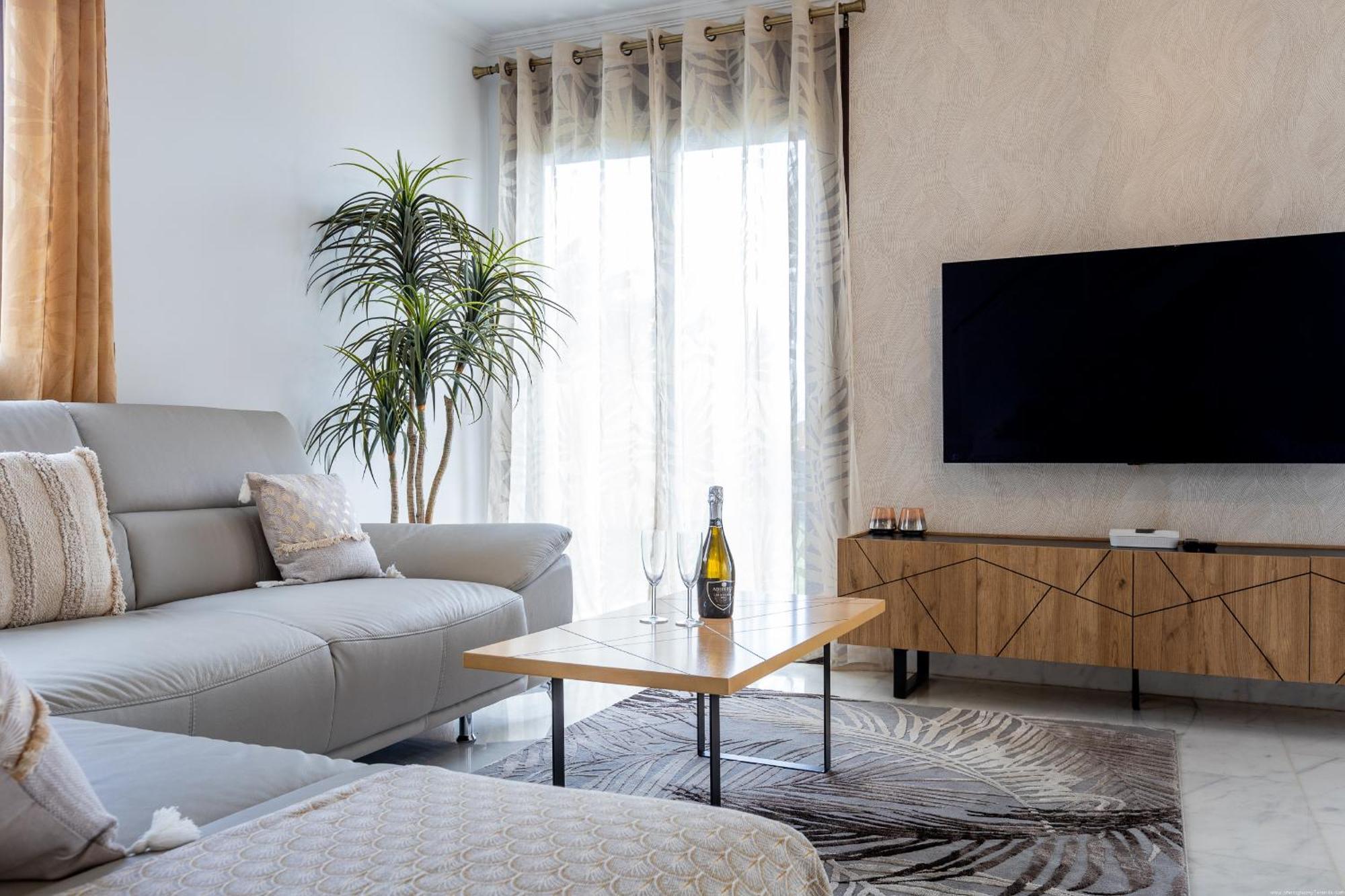 Villa With 4 Bedrooms And Private Heated Pool