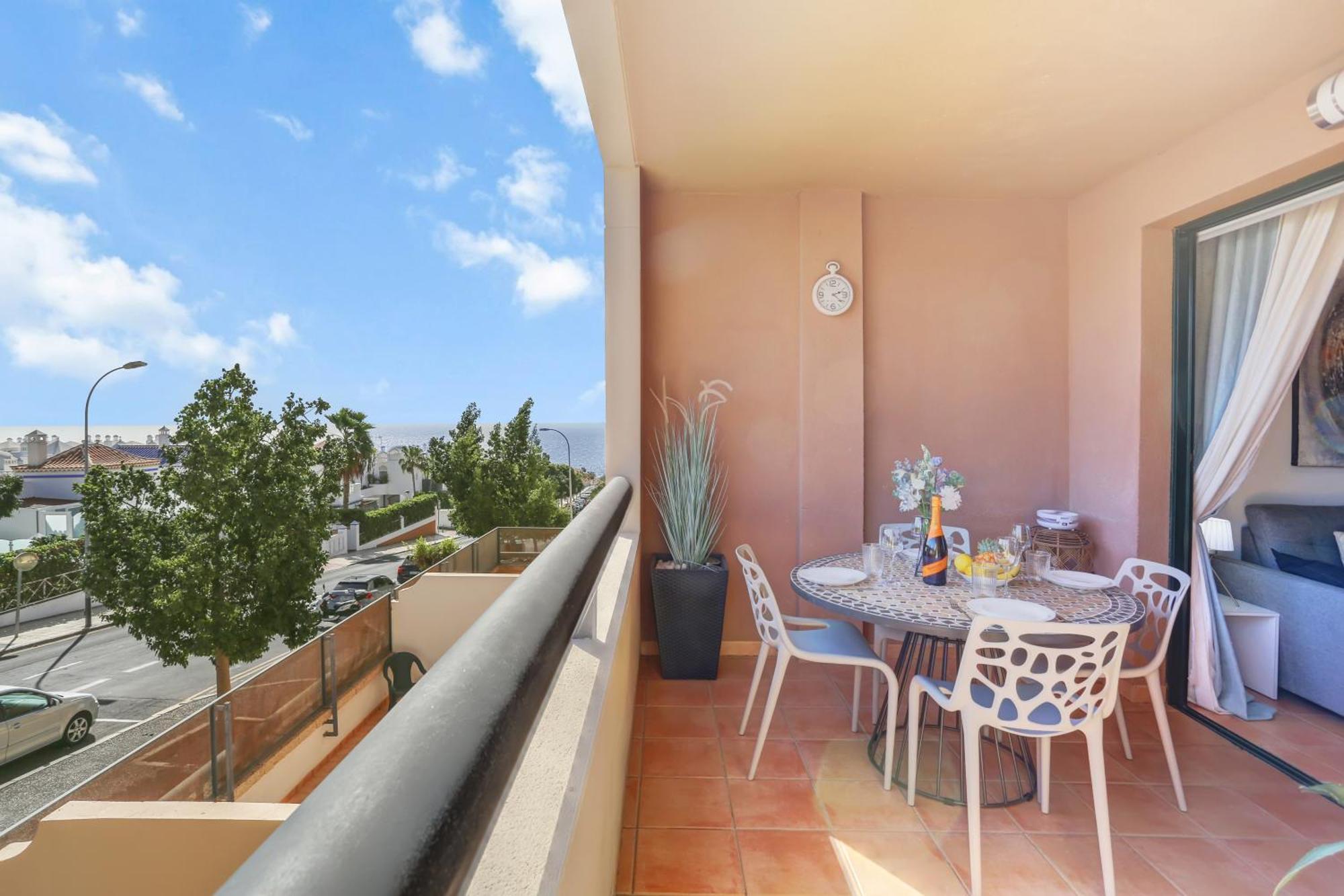 El Paraiso, Beautiful Swimming Pool With Ocean View, Parking, Fiber Apartment *