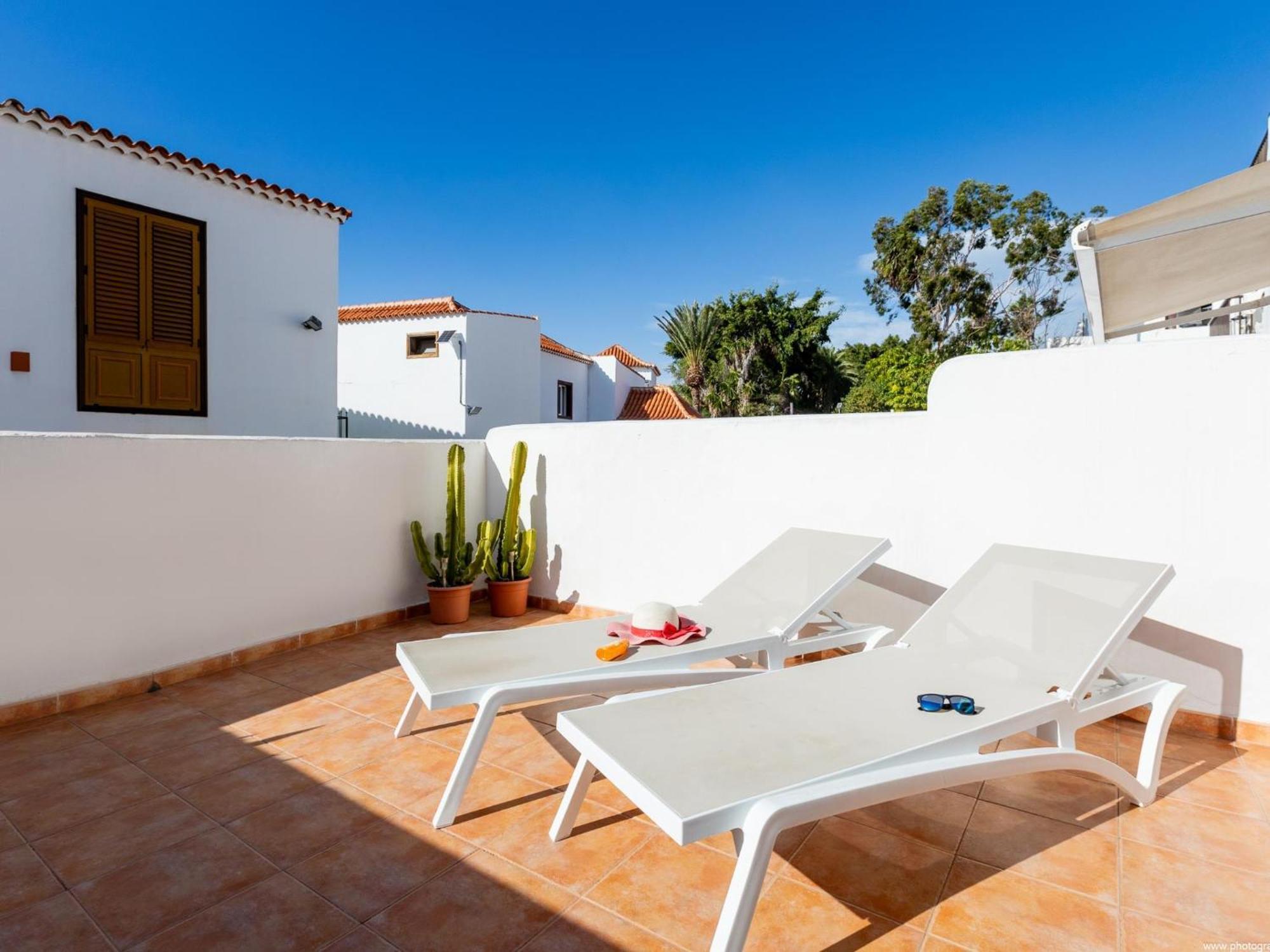 Apartment Paraiso Royal, Sunny Terrace Pool Playa de las Americas (Tenerife)