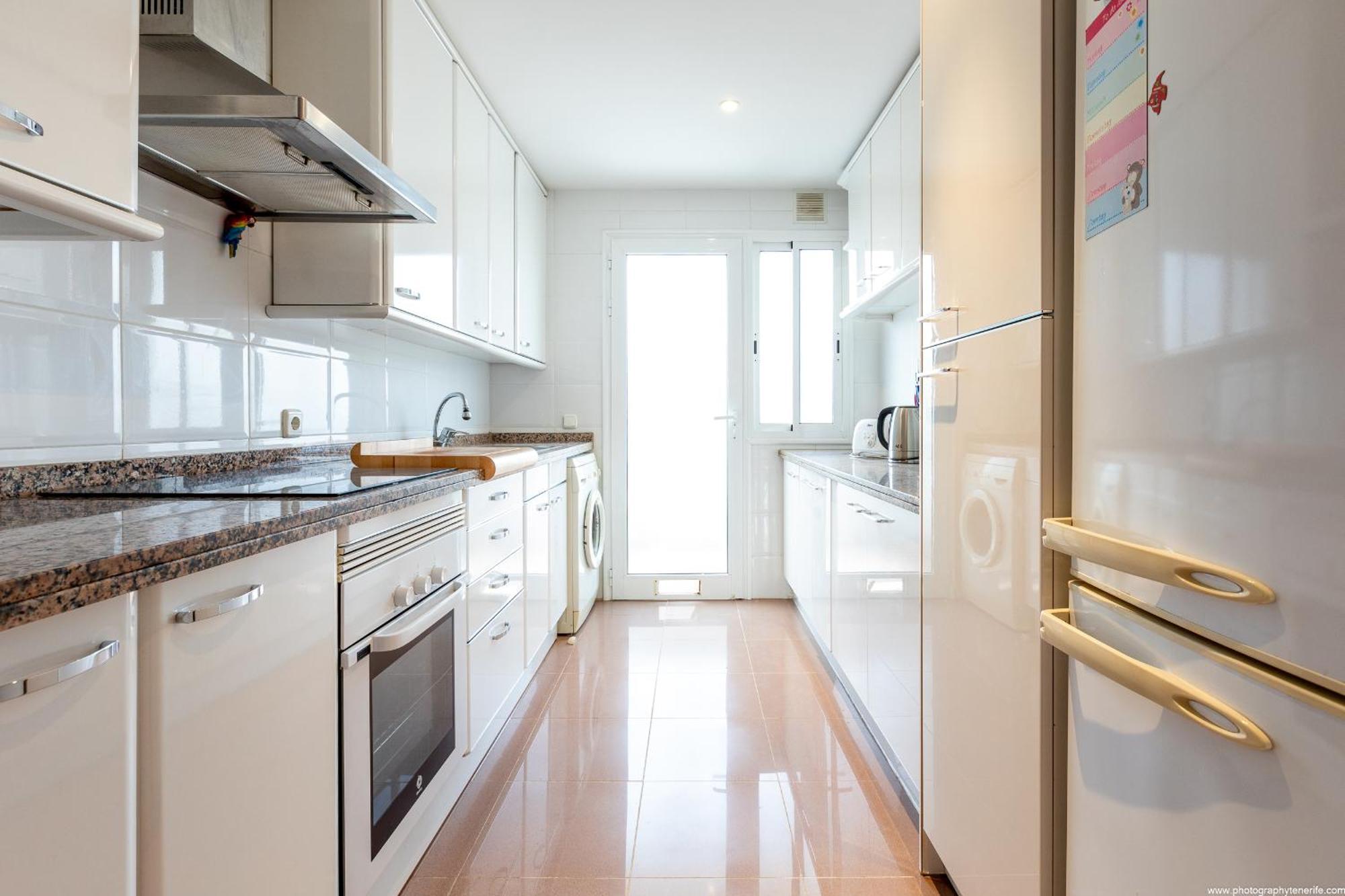 Cristianos 2 Bedroom Quiet Complex 200 Meters From The Ocean Appartement