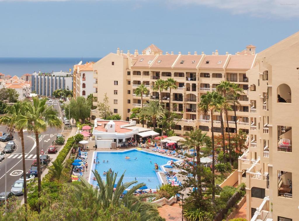 Castle Harbour Aparthotel