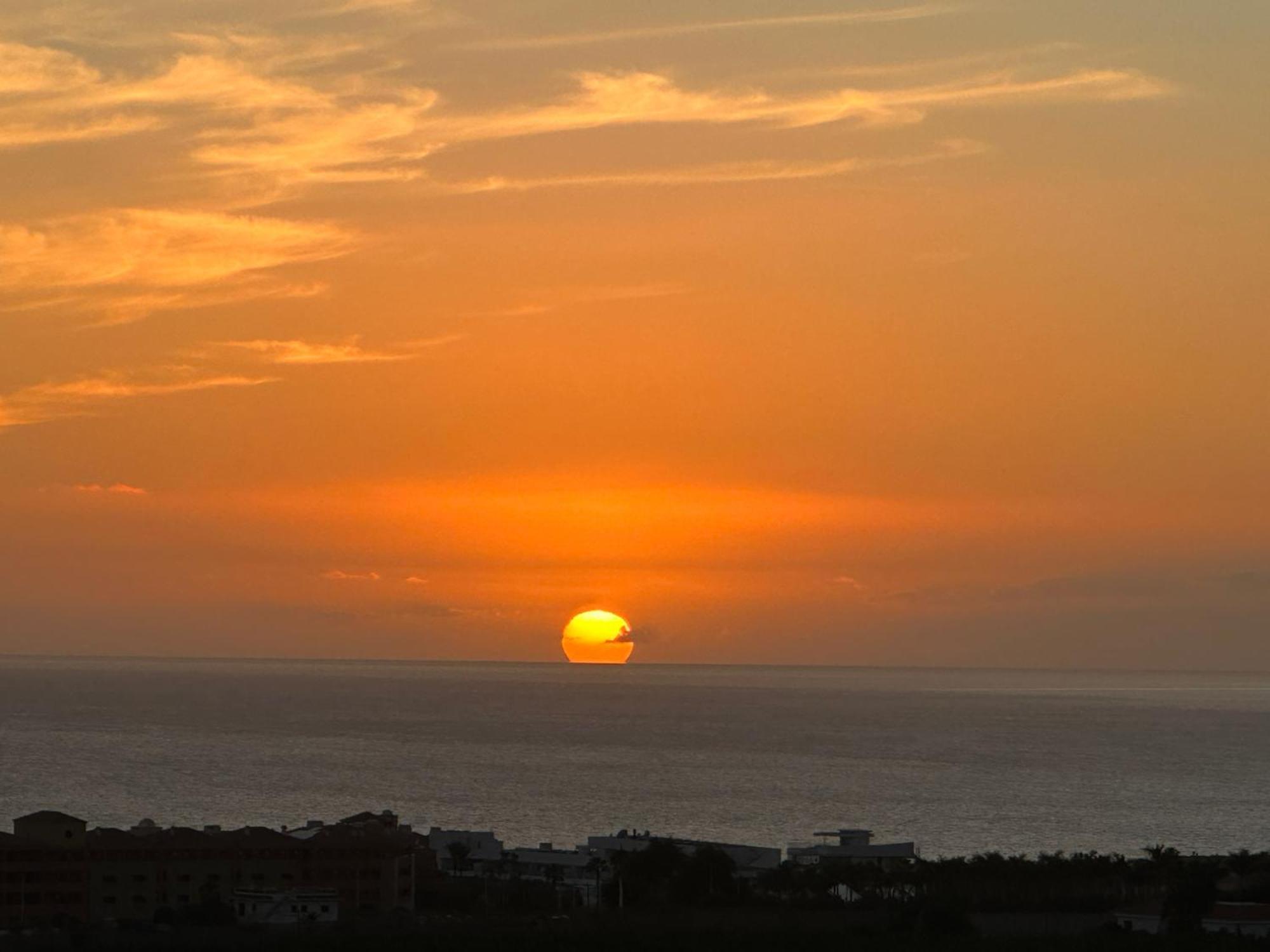 Sunset Tenerife Apartment *