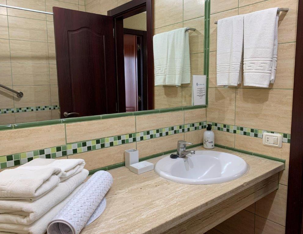 The Harbour Club Apartment *