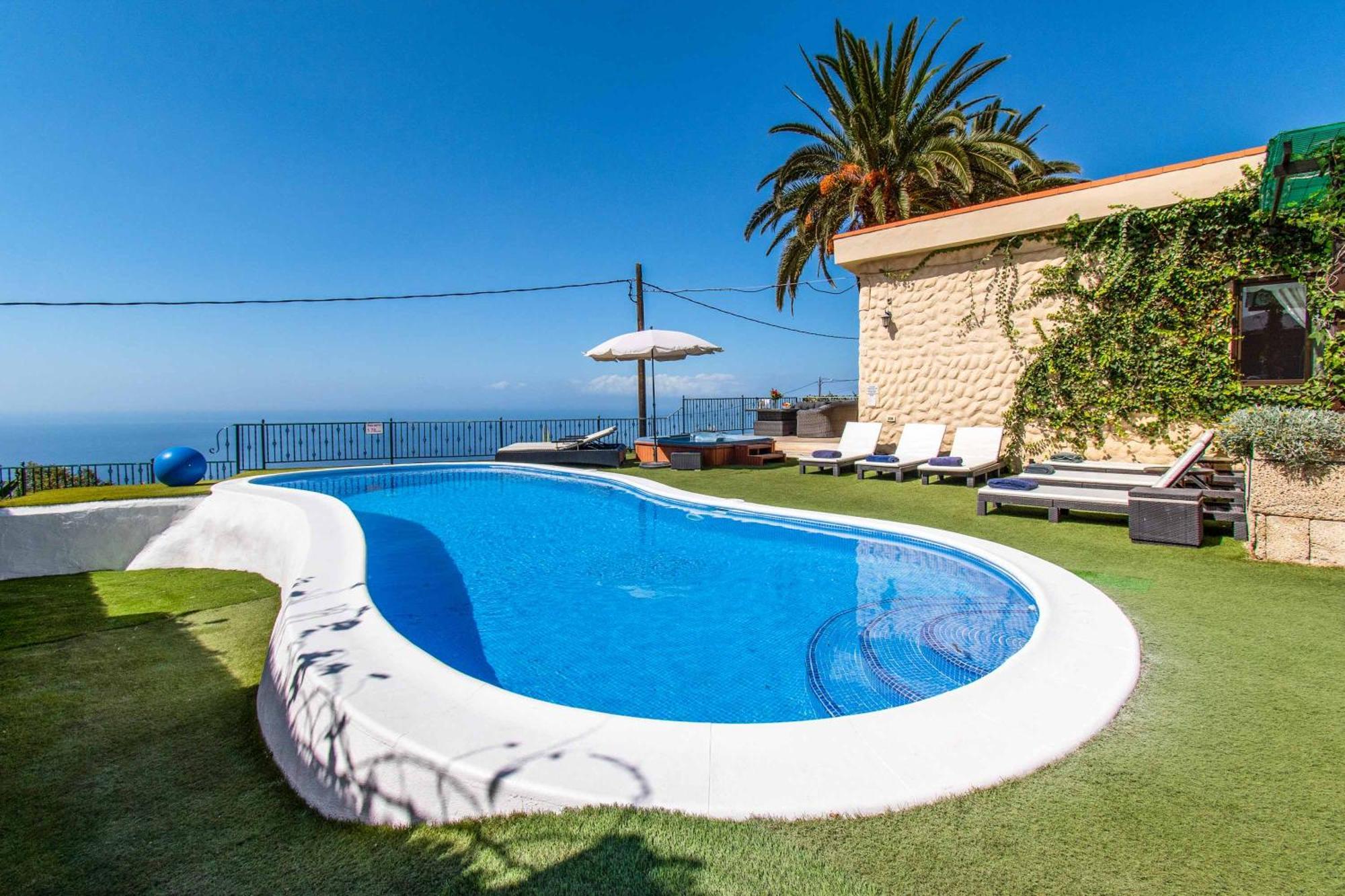Isabel Sol Villa