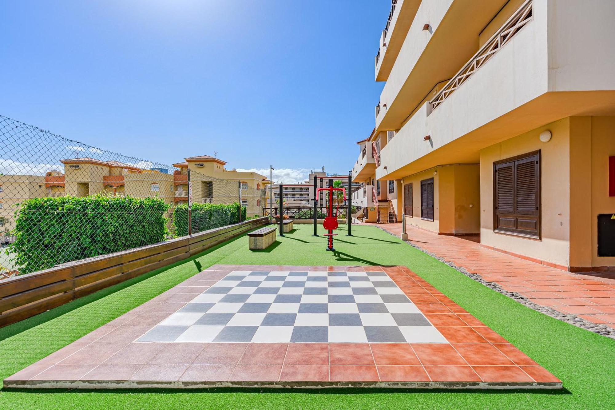 On Floor With Heated Pool In Golf Del Sur San Miguel de Abona