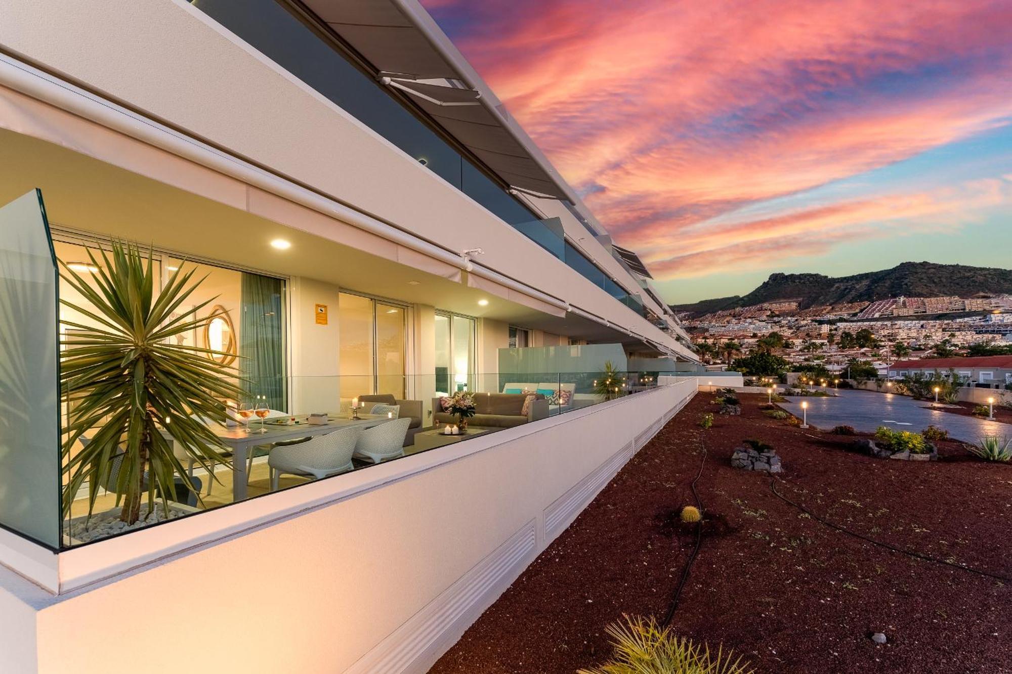Modern New Terrazas De Costa Adeje. Heated Pool, Big Terrace And Private Parking Appartement Costa Adeje (Tenerife)