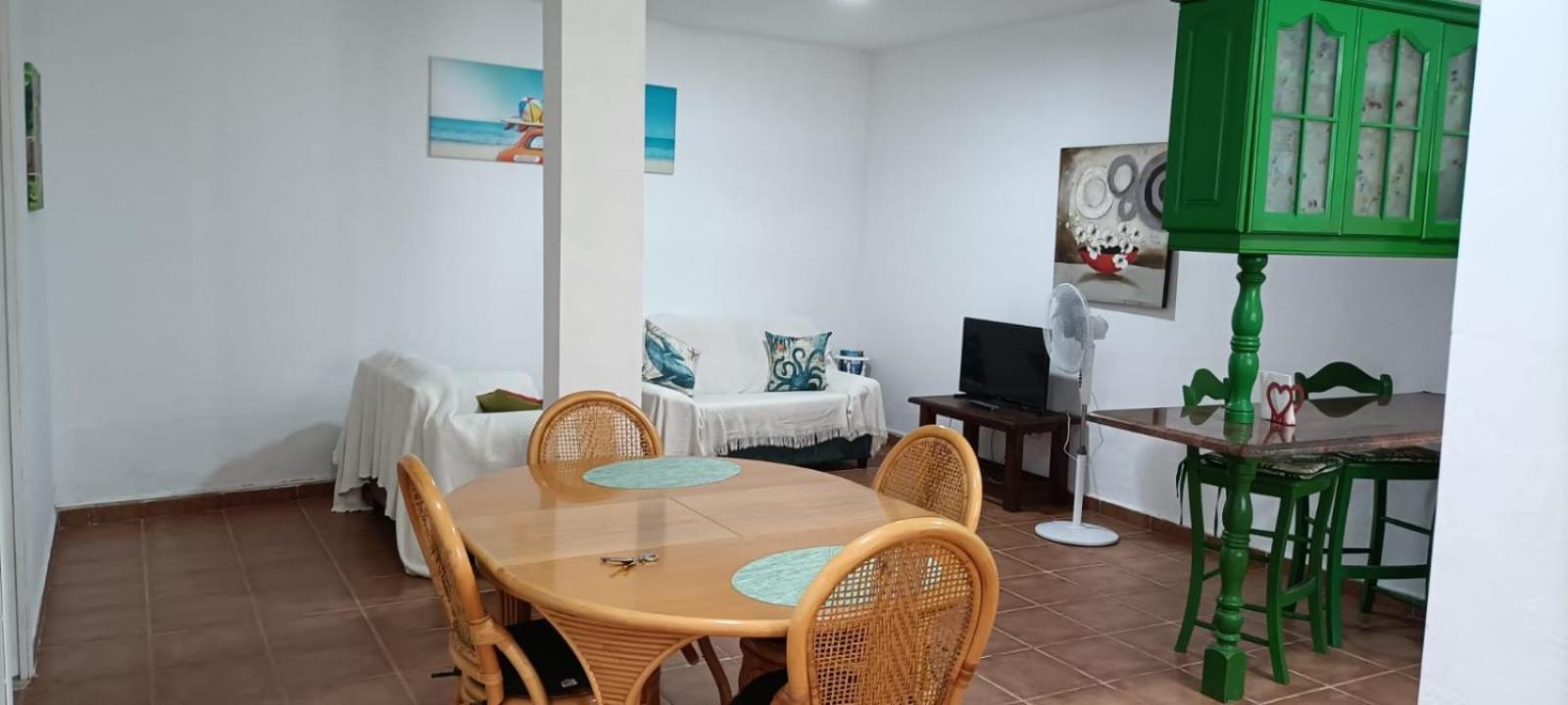 Apartamento En Un Bajo 2 Camas Individual Casa Compartida *