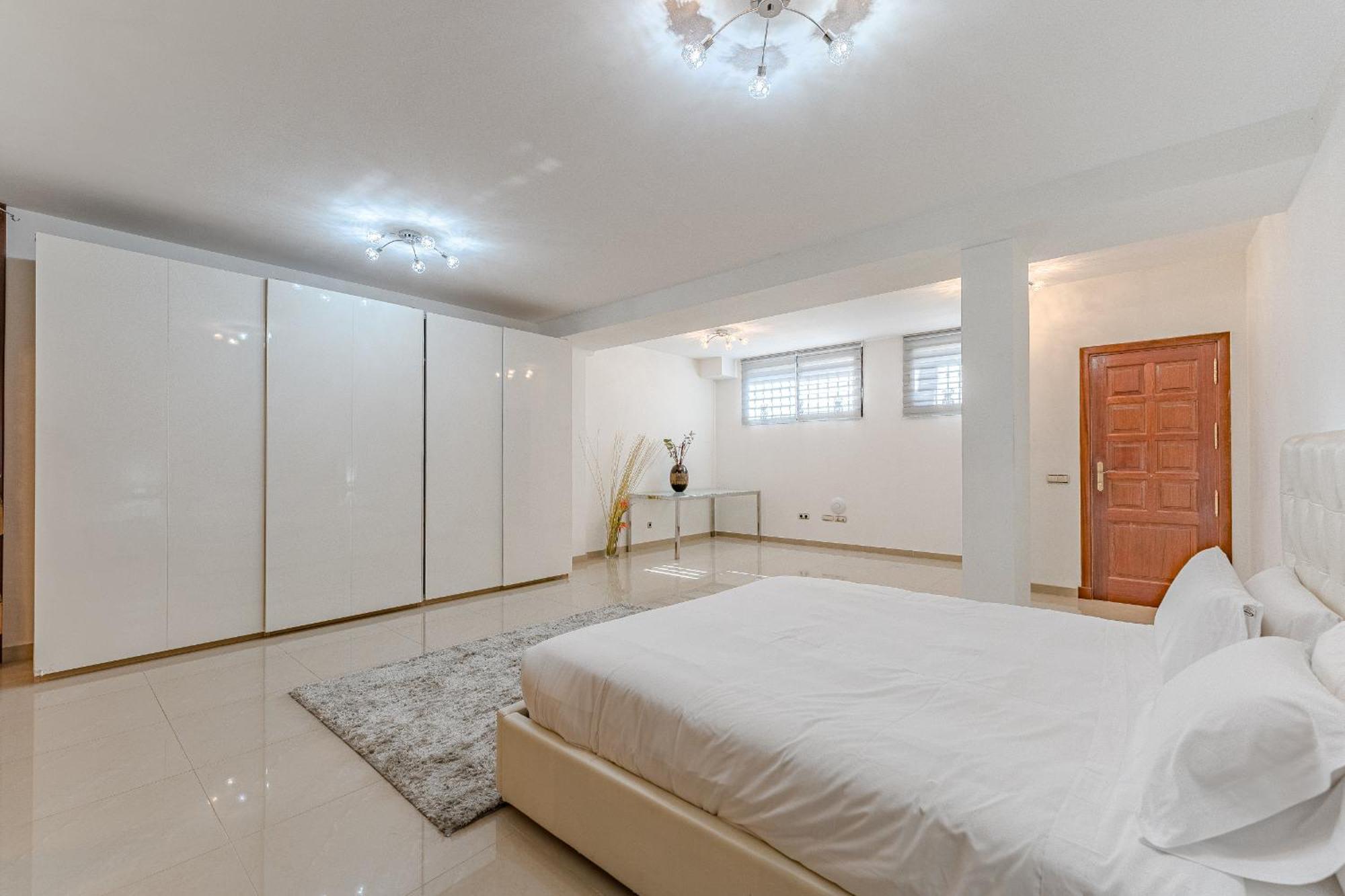 Juliet Villa *