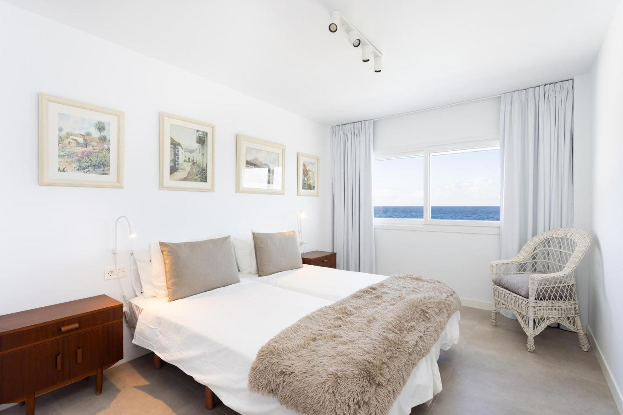 Home2book Stunning Sea Views House, Private Pool Hébergement de vacances
