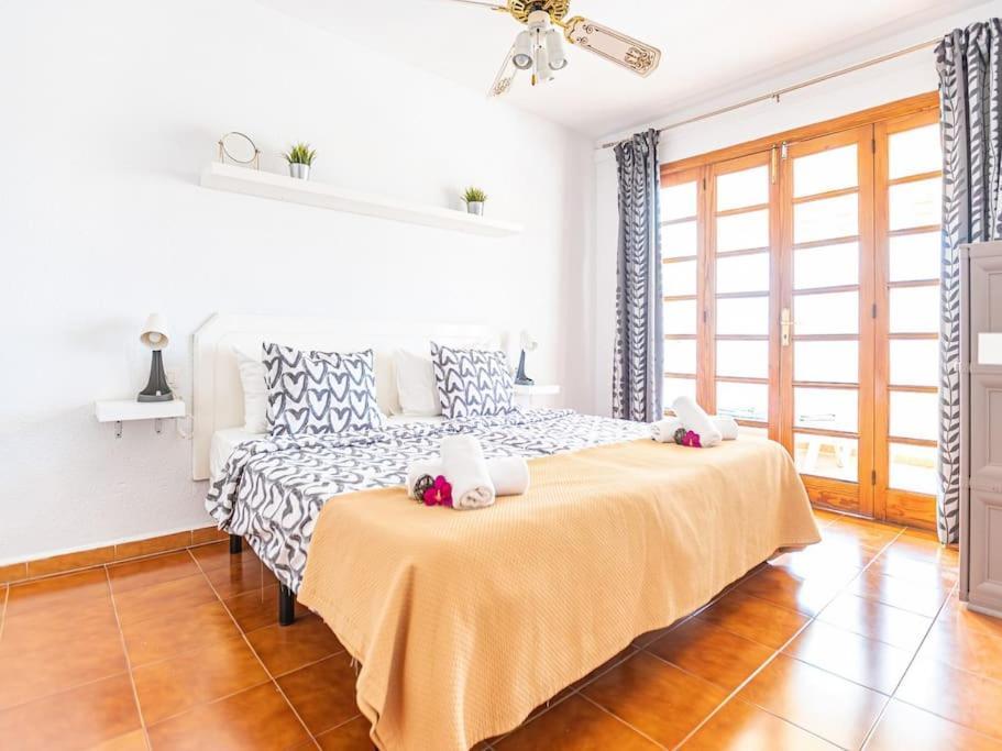 Cerca Playa San Eugenio Apartment *