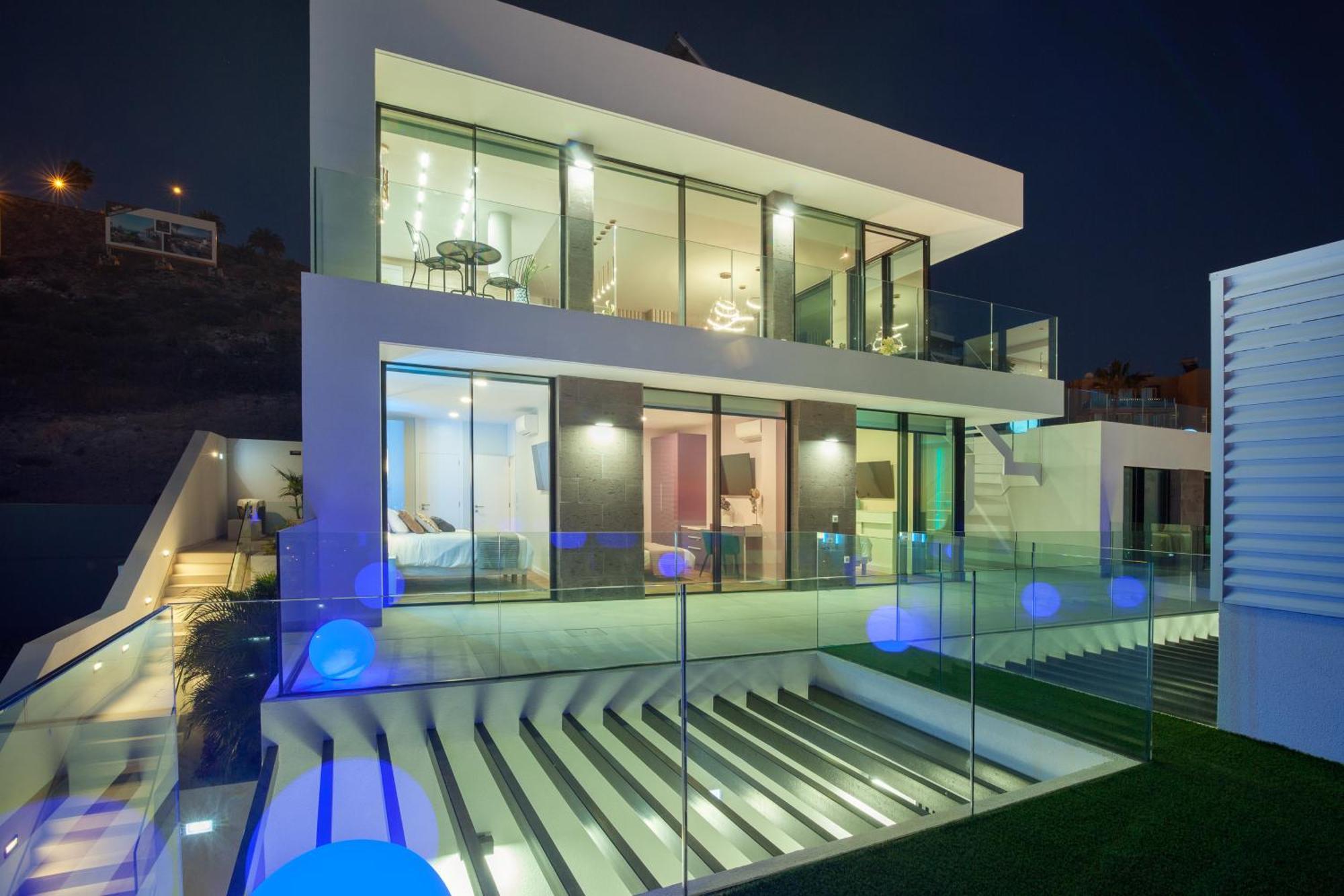 Villa 200m New E With Priv/heated Pool, Ocean View. *