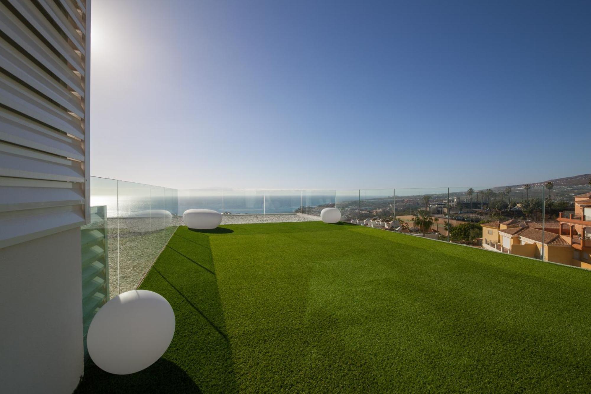 200m New E With Priv/heated Pool, Ocean View. Villa