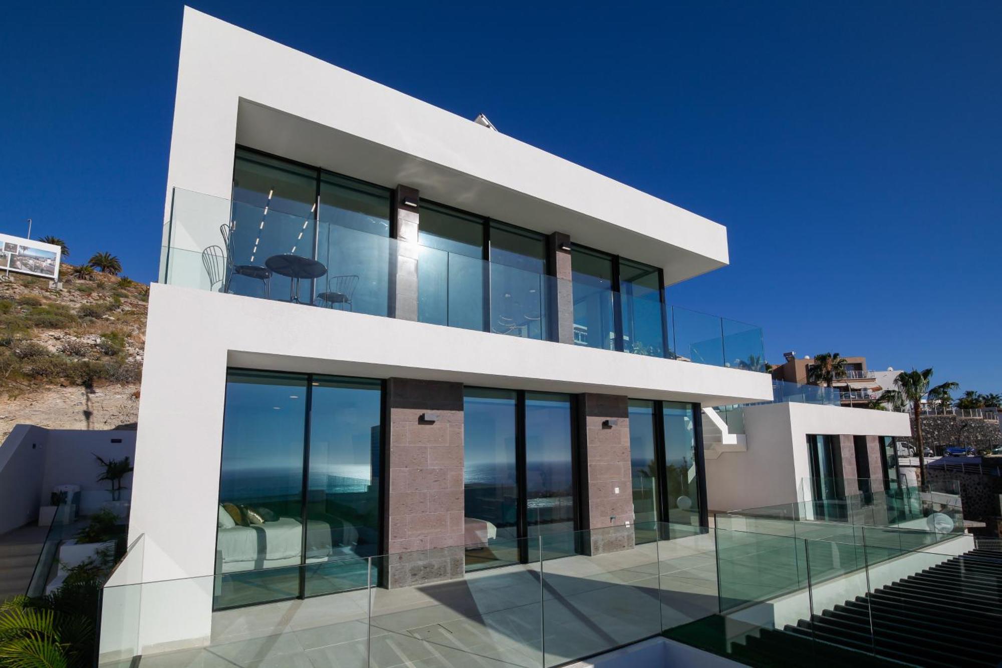 Villa 200m New E With Priv/heated Pool, Ocean View.