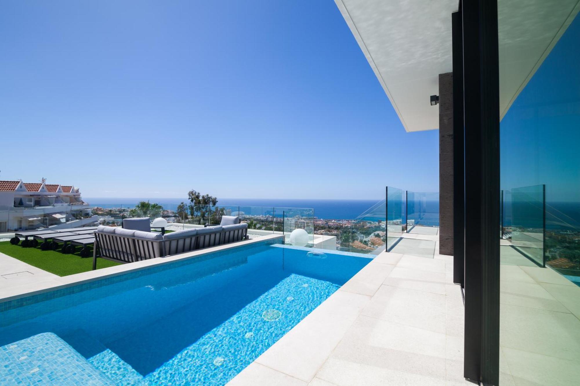 200m New E With Priv/heated Pool, Ocean View.