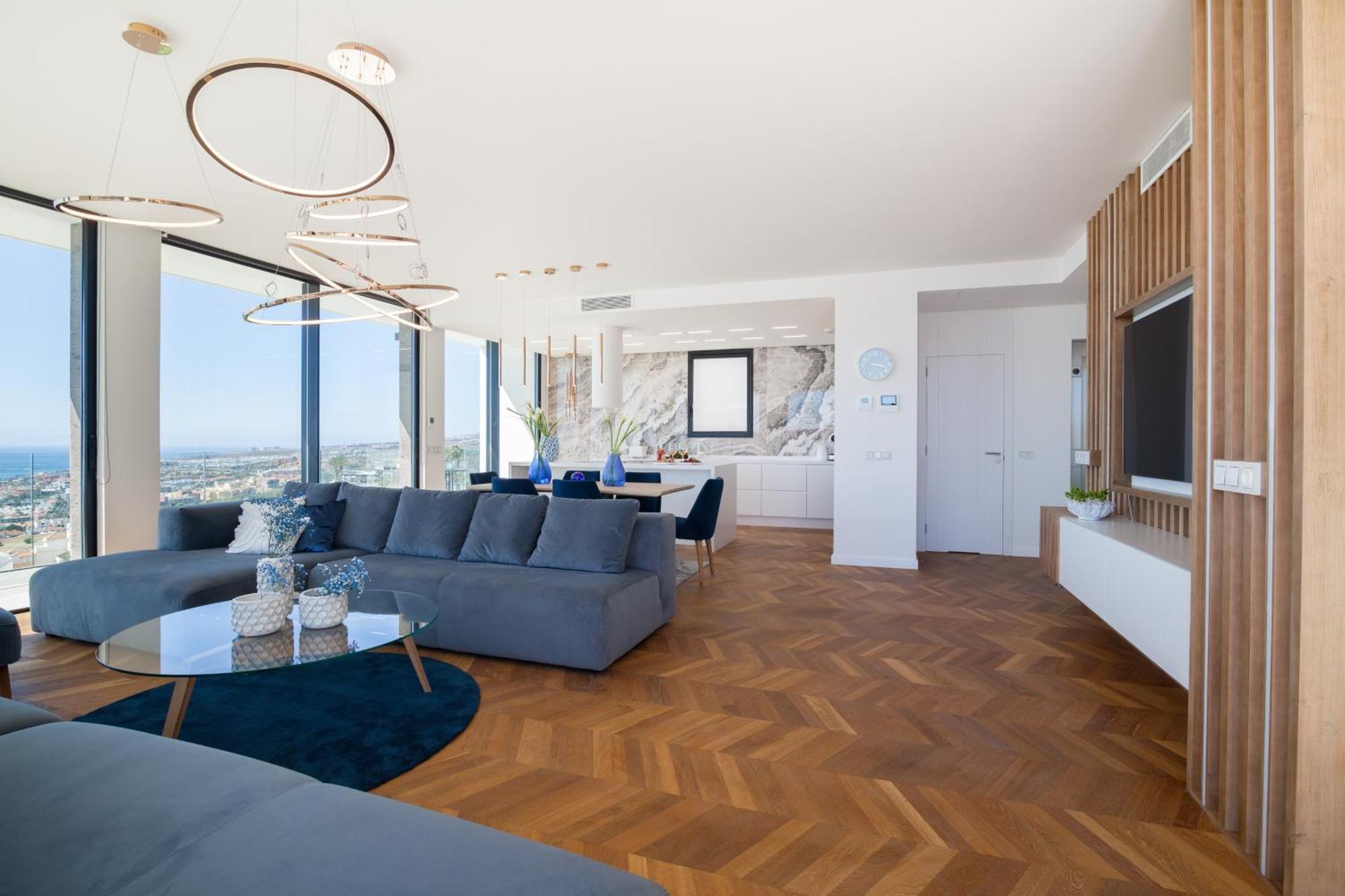 Villa 200m New E With Priv/heated Pool, Ocean View. *