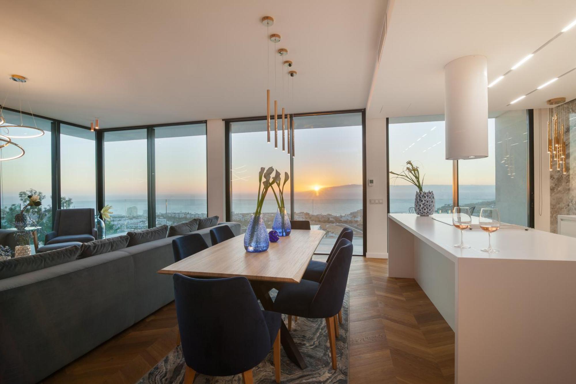 Villa 200m New E With Priv/heated Pool, Ocean View. Costa Adeje (Tenerife)