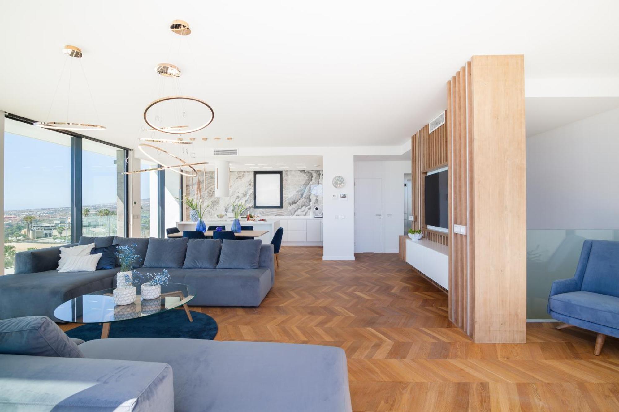 Villa 200m New E With Priv/heated Pool, Ocean View. *