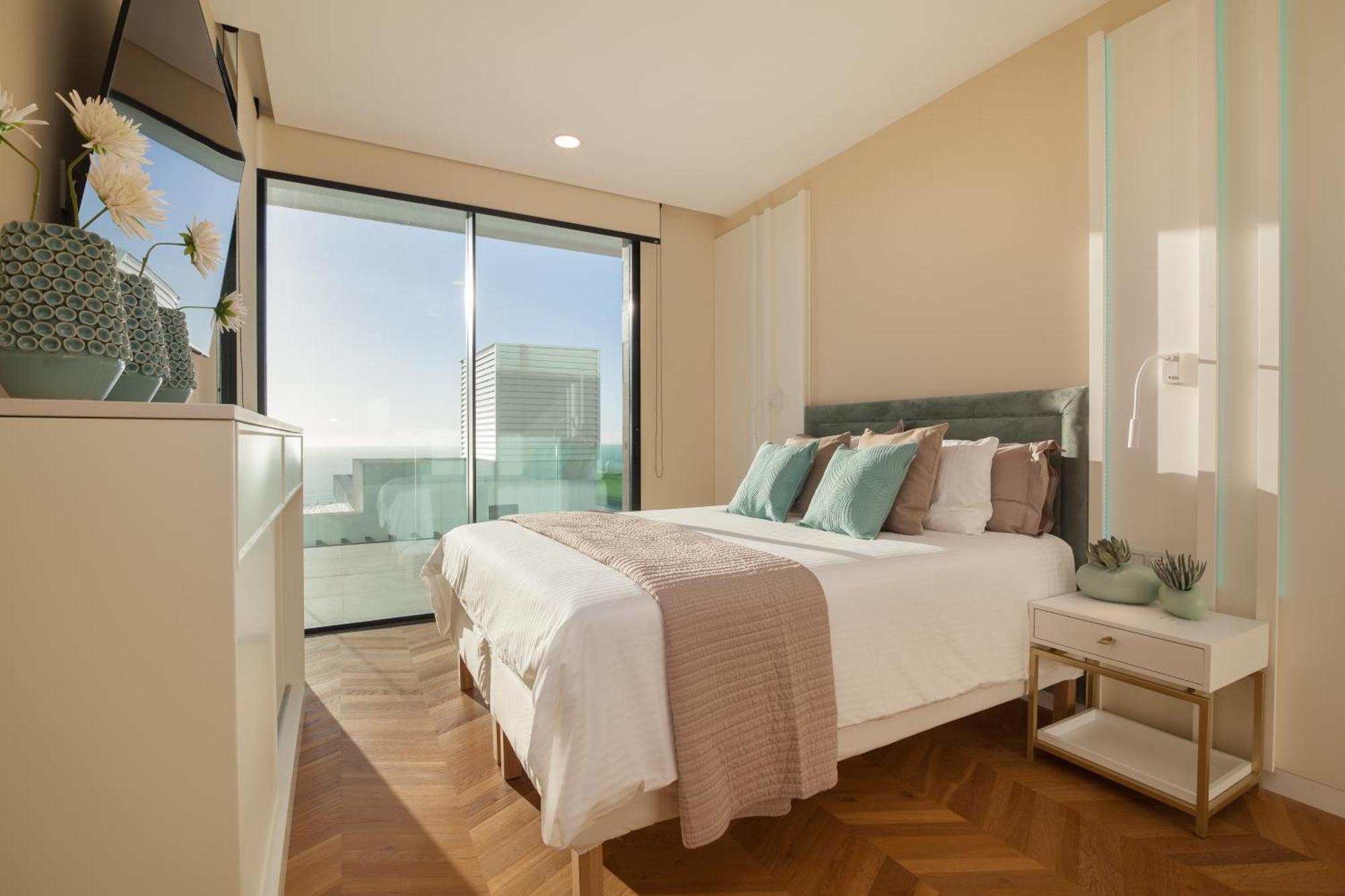 Villa 200m New E With Priv/heated Pool, Ocean View. *