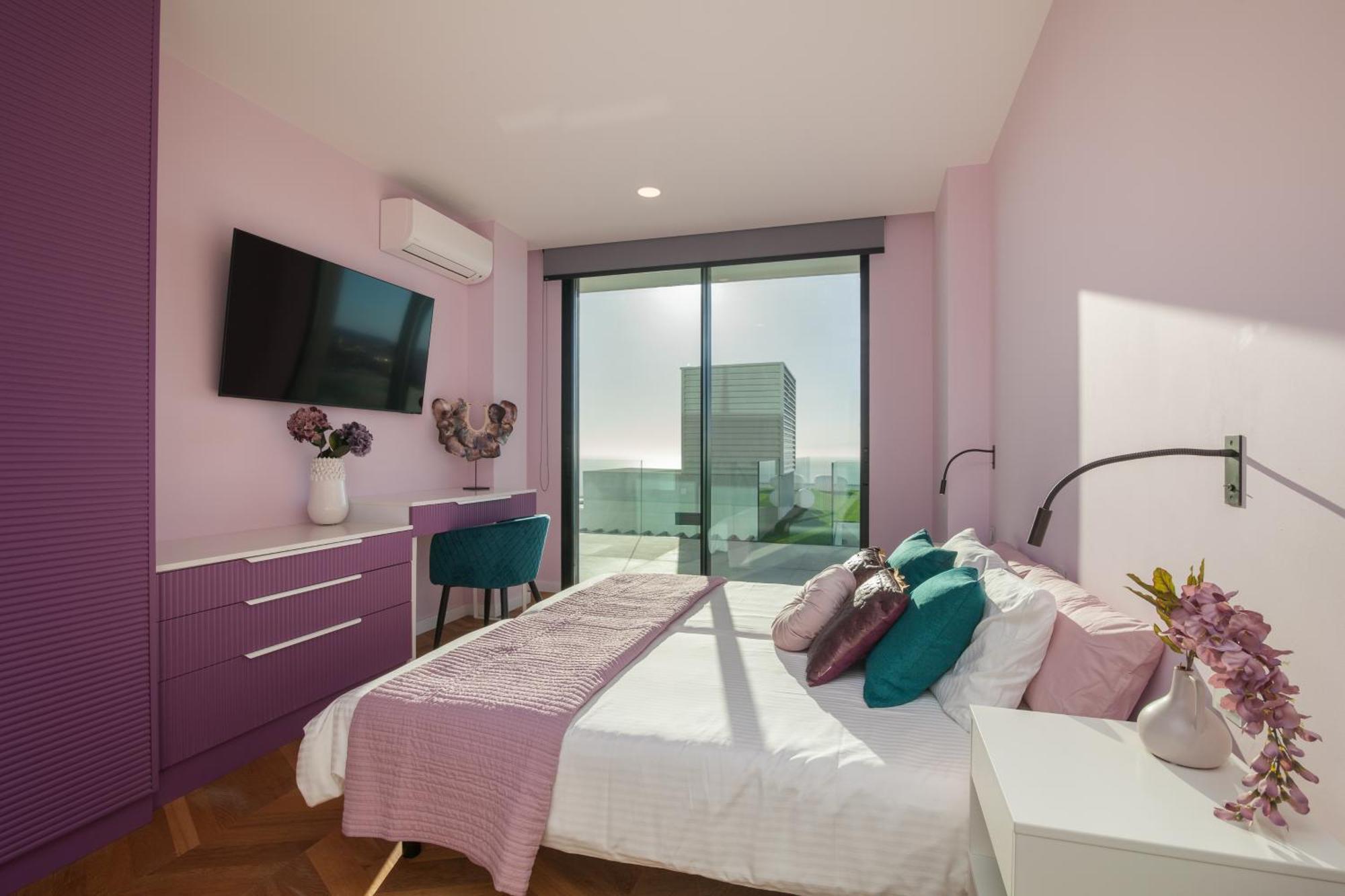 Villa 200m New E With Priv/heated Pool, Ocean View. *