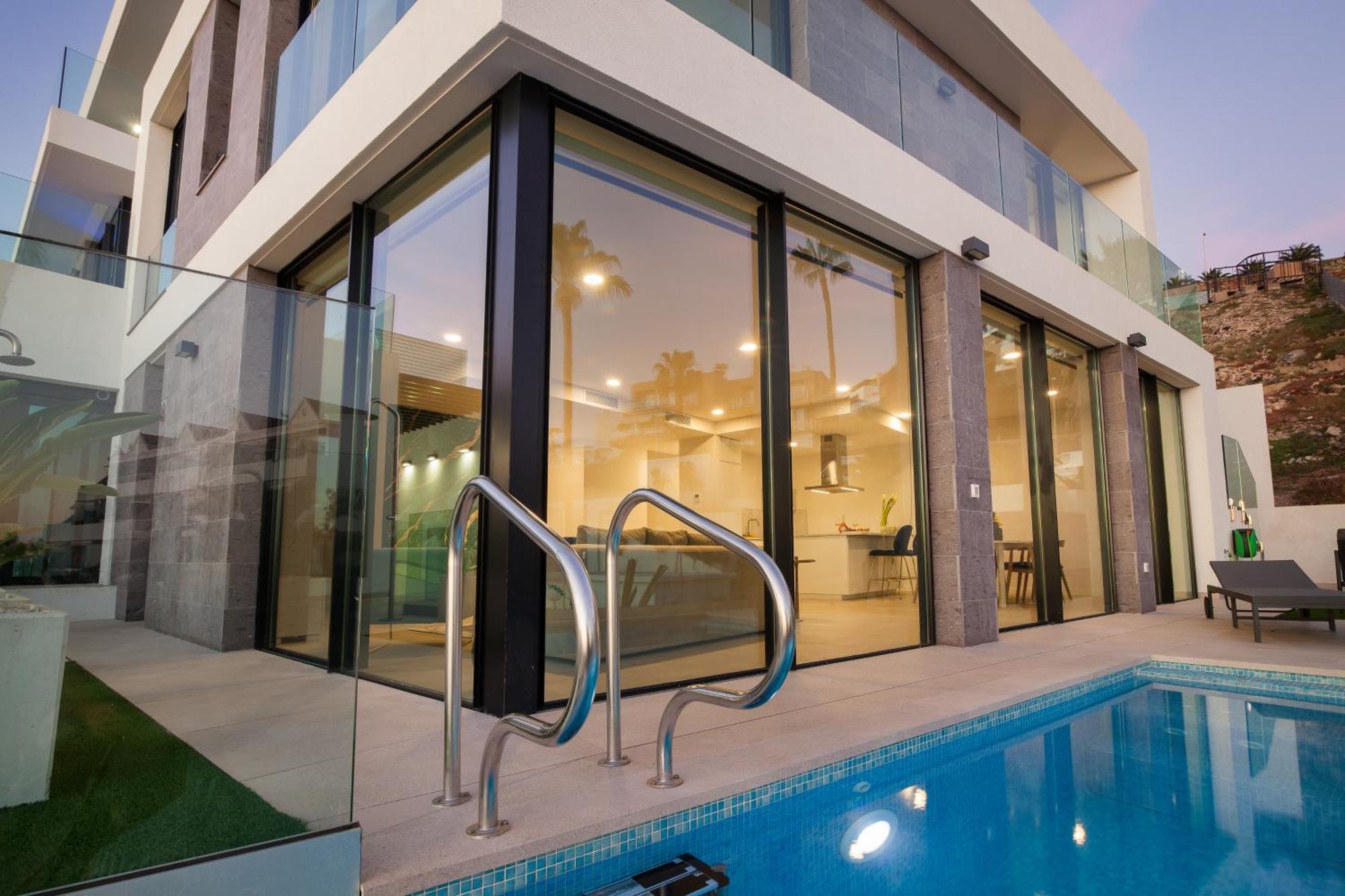 Villa 200m² New F With Private, Heated Pool And Amazing Ocean View.