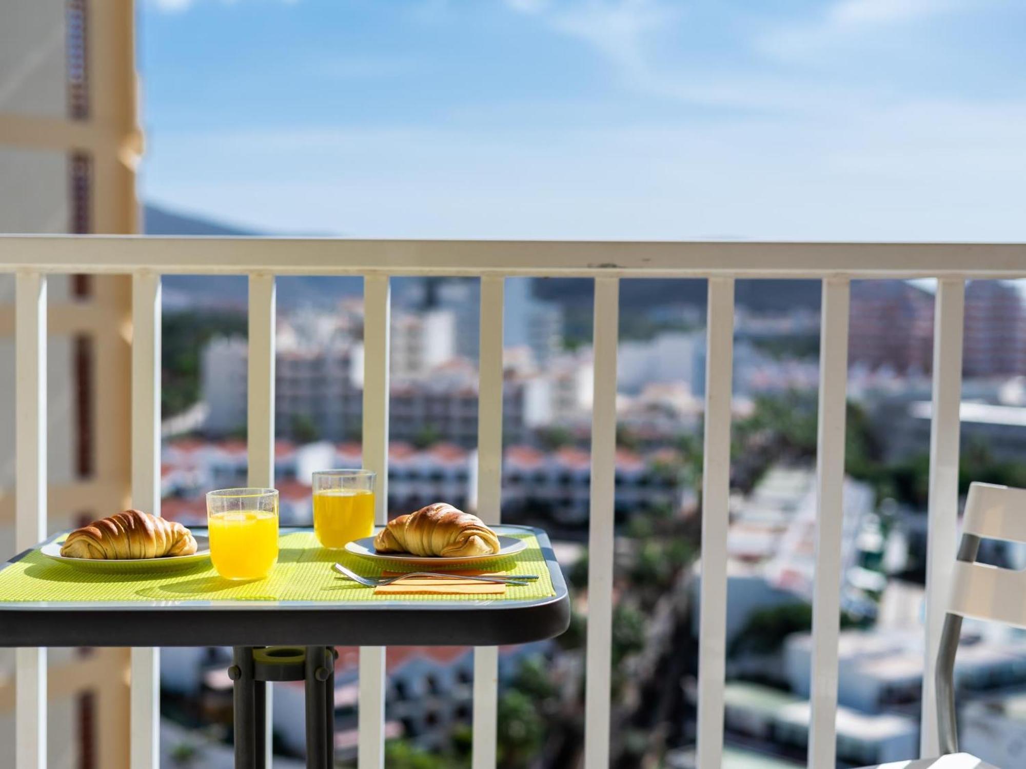 12. Comfortable In Americas * Playa de las Americas (Tenerife)