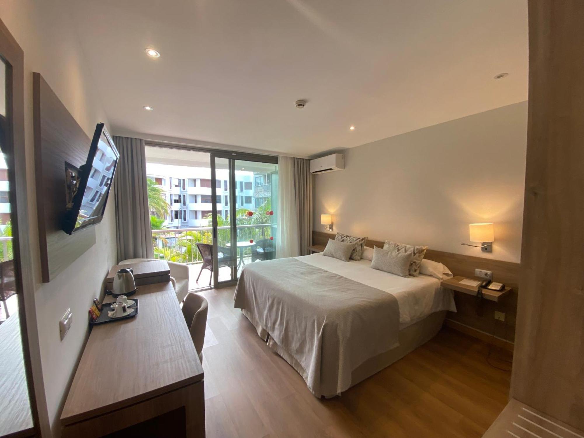 Hotel Colon Rambla 4*