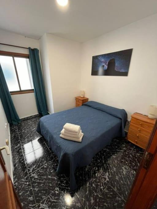 3 Dormitorios. Terraza. Bus Stop Apartment