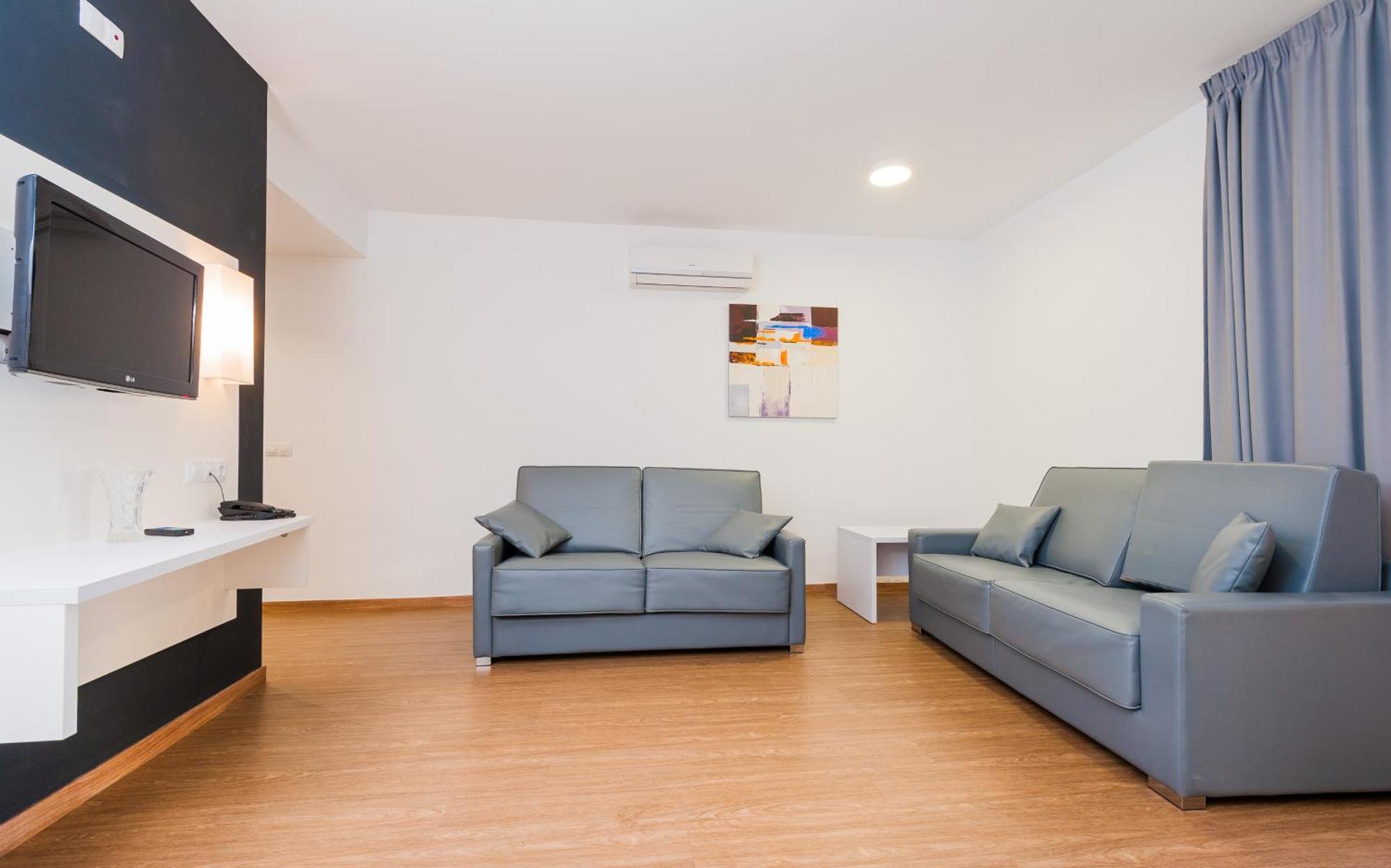 Aparthotel Kn Columbus 3*