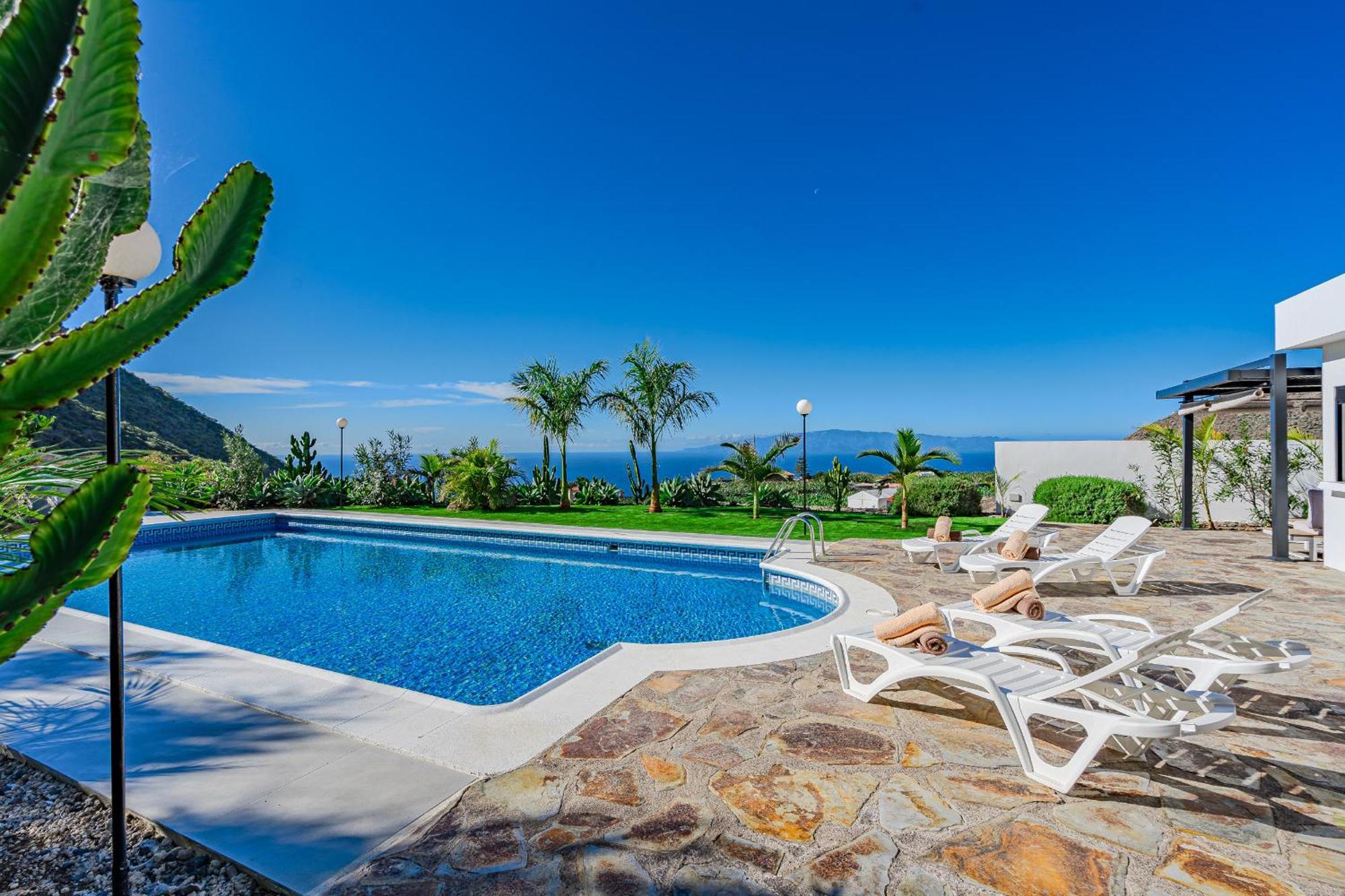 Cliff Haven Sea View - Adults Only Apartment