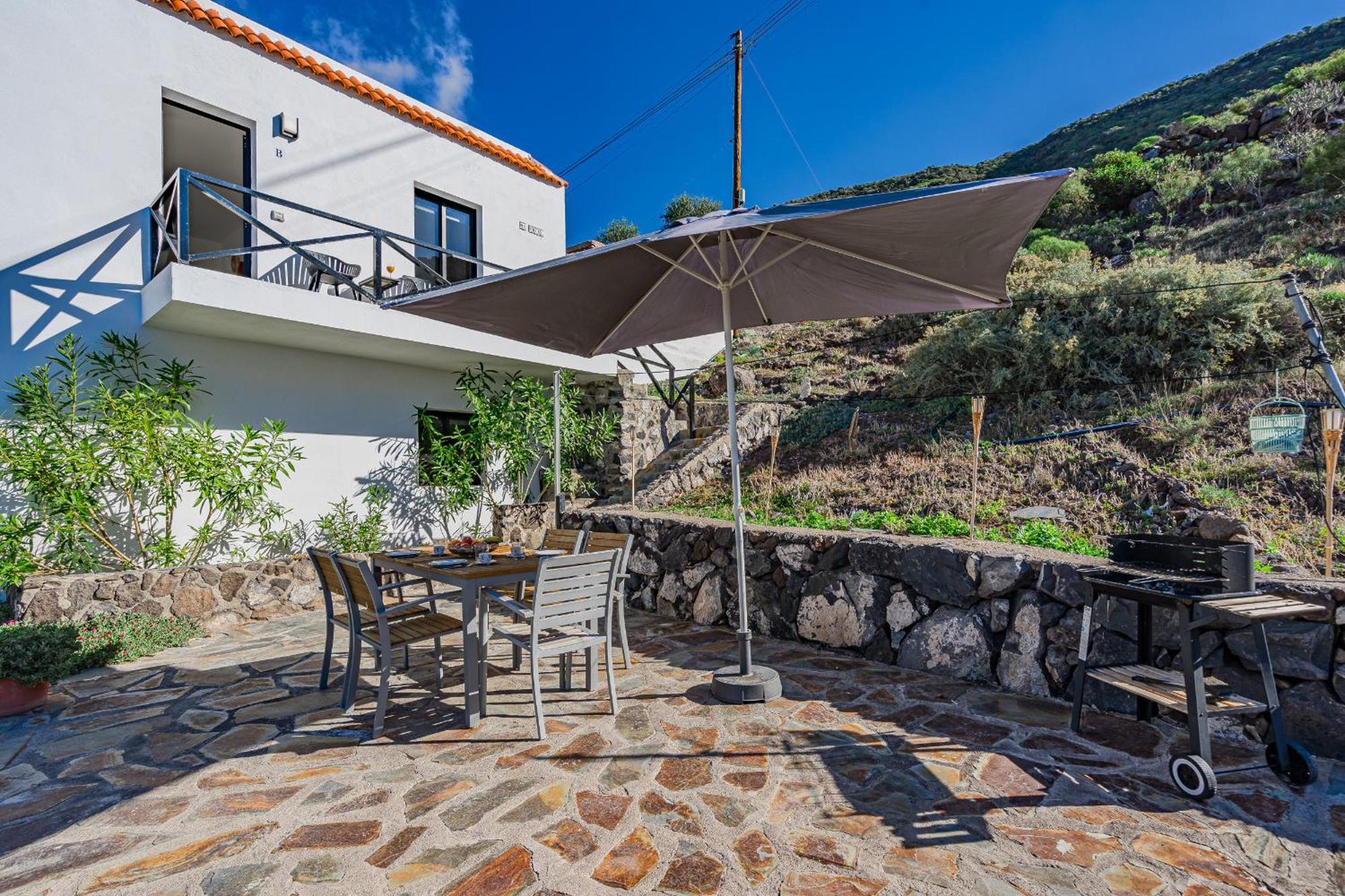 Cliff Haven Sea View - Adults Only Apartment