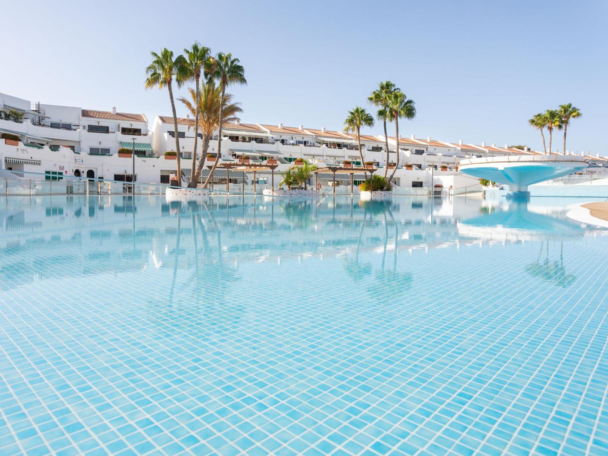 Live Don Jose Two Hundred And Five With Huge Pool And Teracce