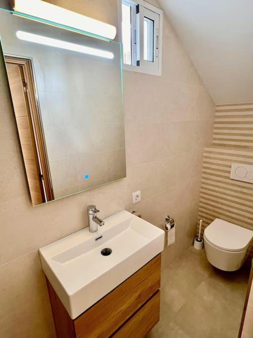 Sunny On The Paradise Coast. Apartamento Arona (Tenerife)