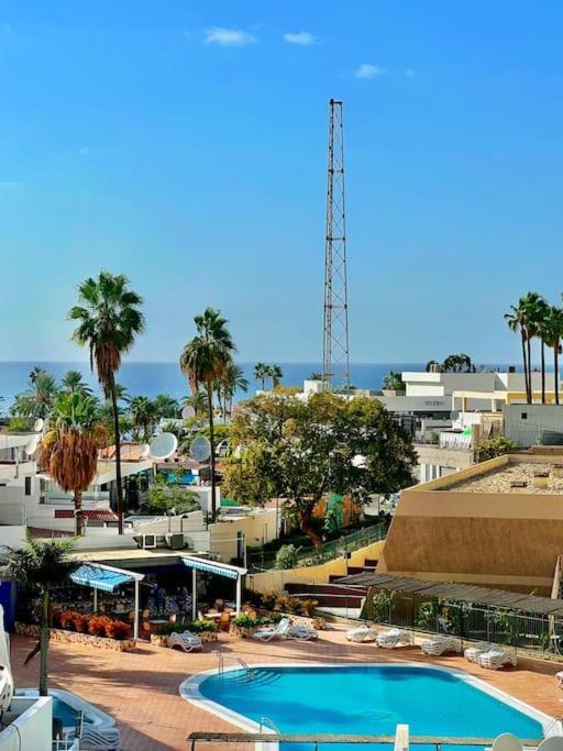 Sunny On The Paradise Coast. *