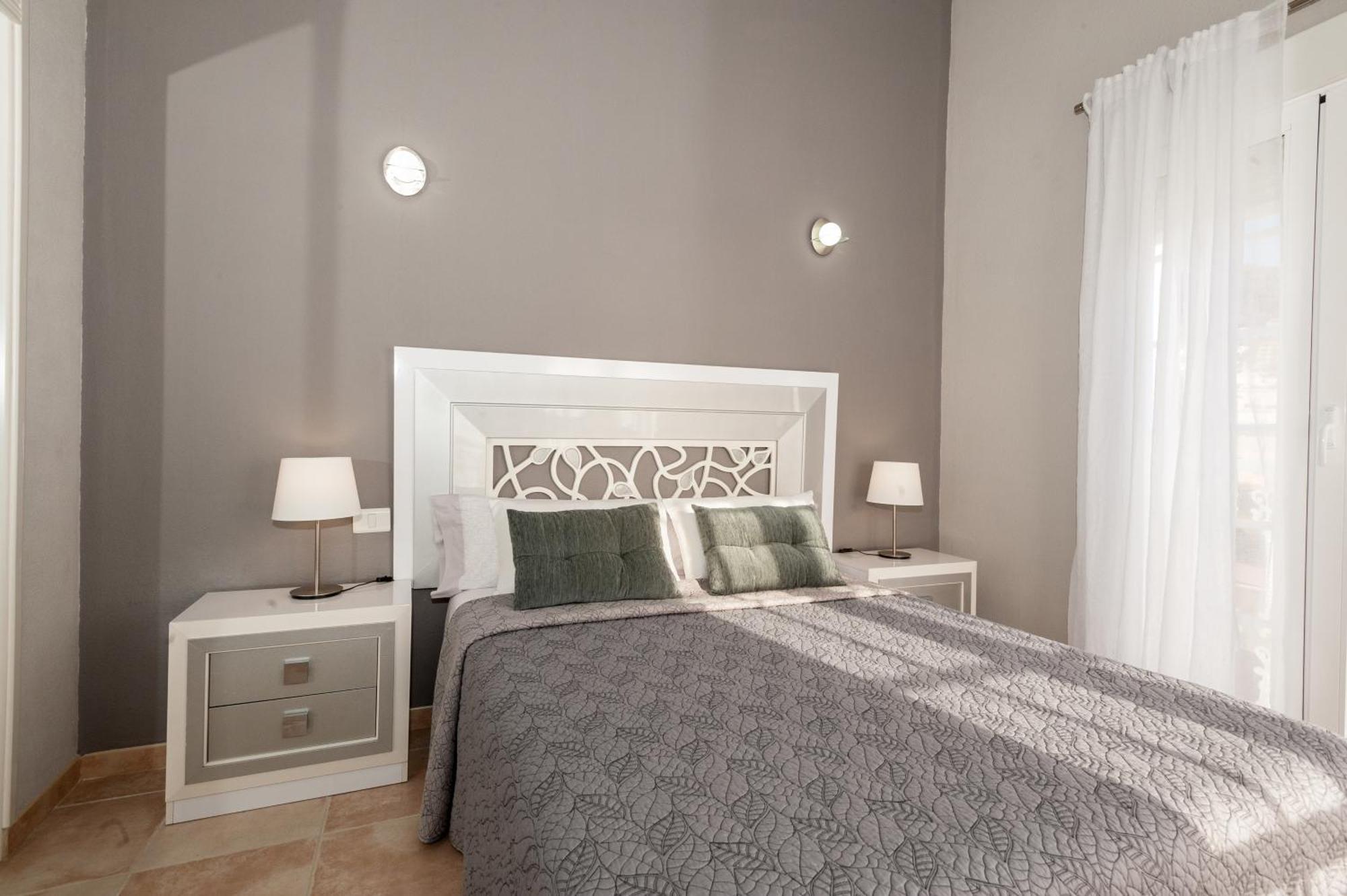 Villa Vanesa Luxury Private With A Heated Pool, 4 Bedrooms And 4 Bathrooms
