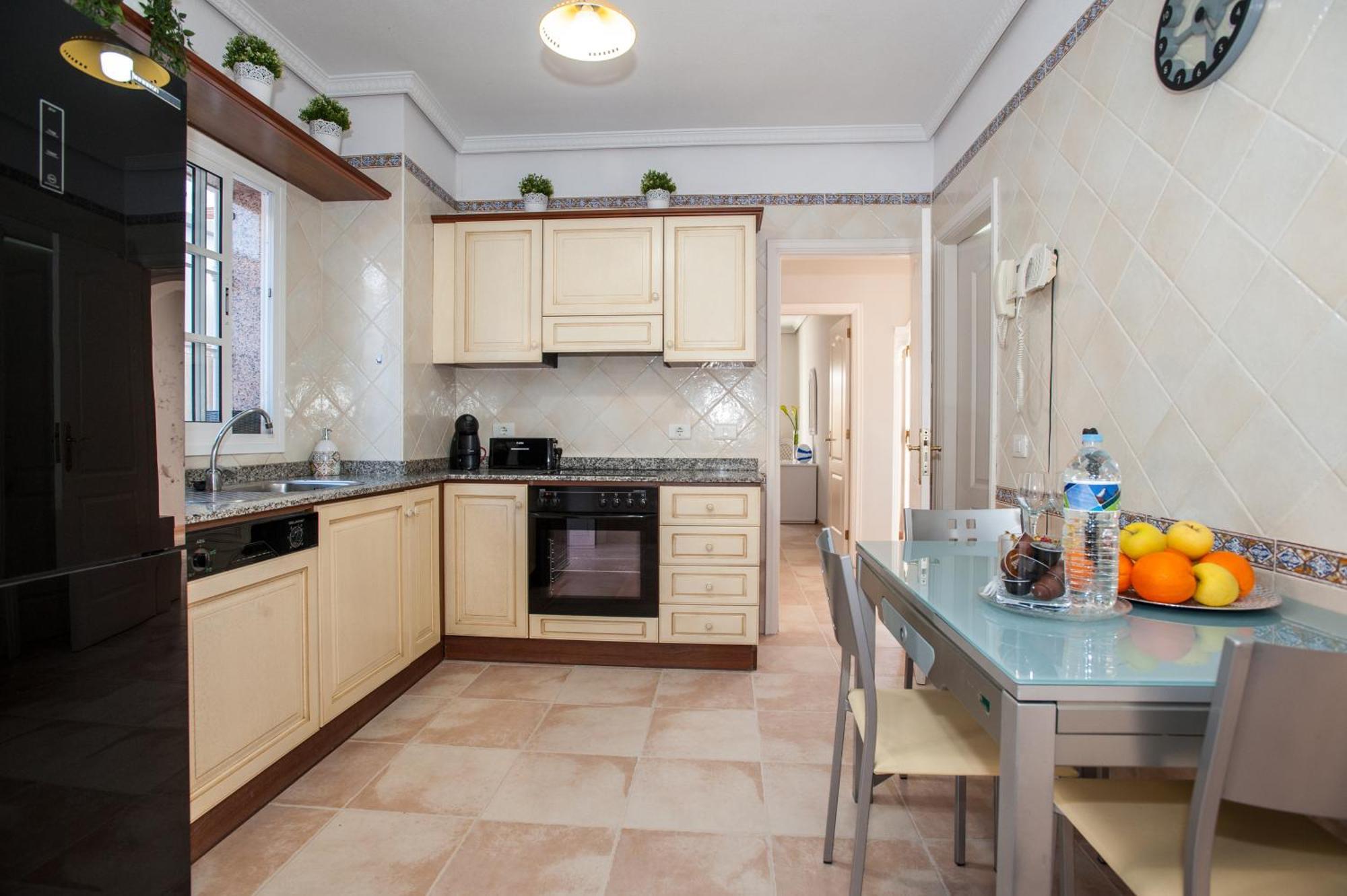 Villa Vanesa Luxury Private With A Heated Pool, 4 Bedrooms And 4 Bathrooms Costa Adeje (Tenerife)