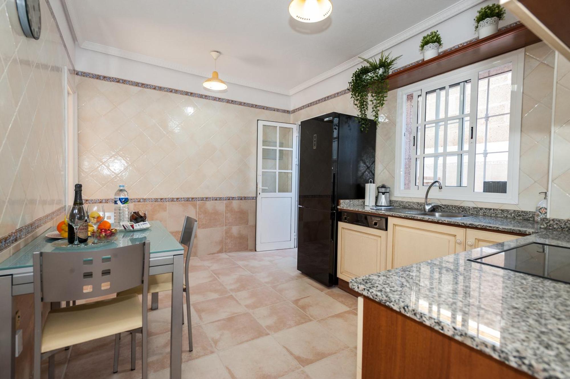 Vanesa Luxury Private With A Heated Pool, 4 Bedrooms And 4 Bathrooms *