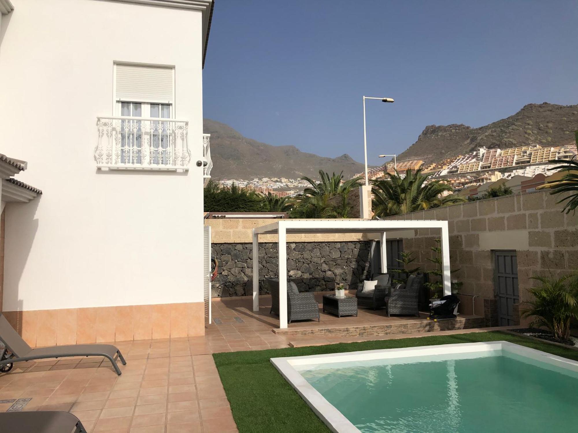 Vanesa Luxury Private With A Heated Pool, 4 Bedrooms And 4 Bathrooms Villa