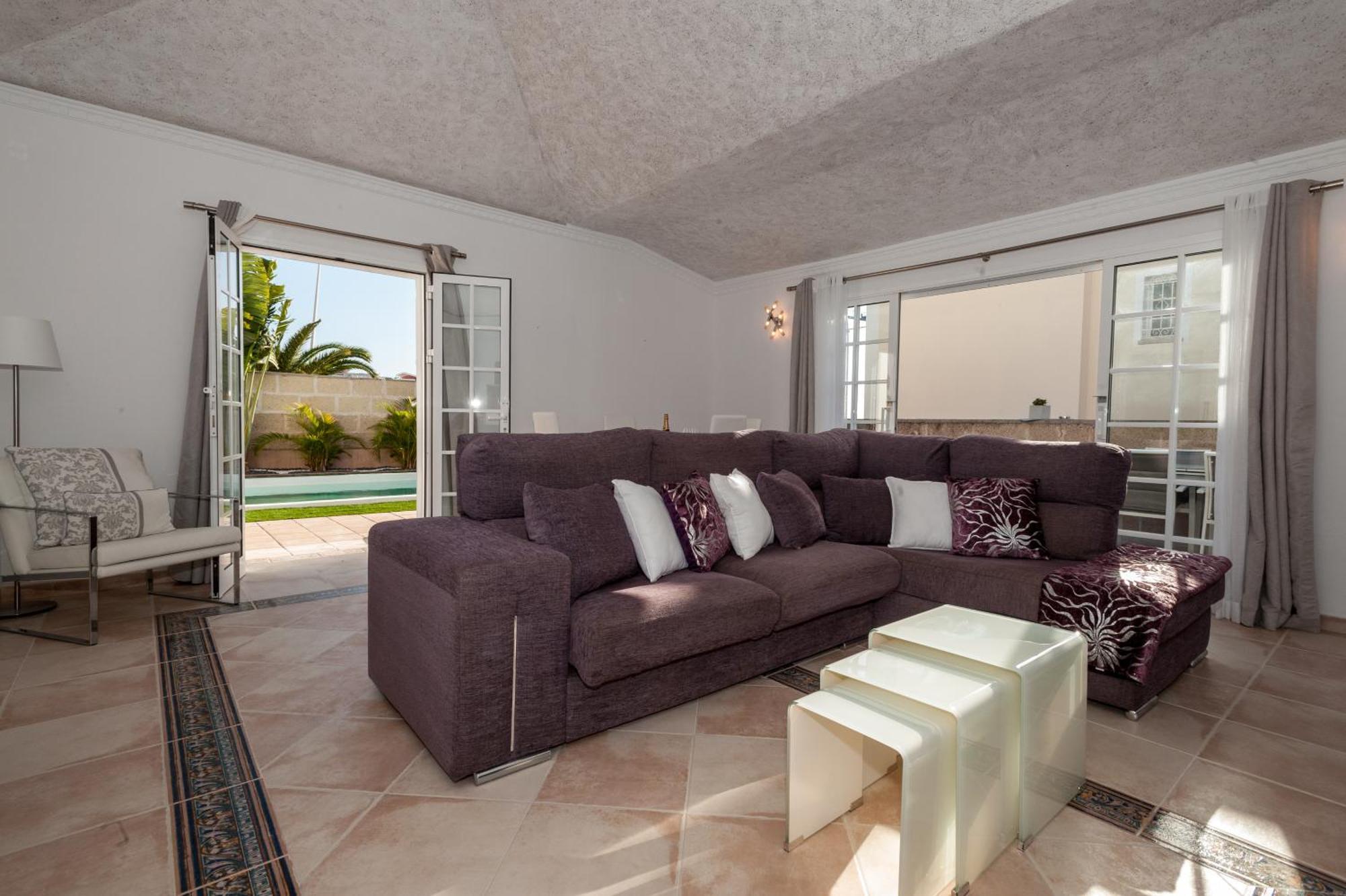 Vanesa Luxury Private With A Heated Pool, 4 Bedrooms And 4 Bathrooms Villa