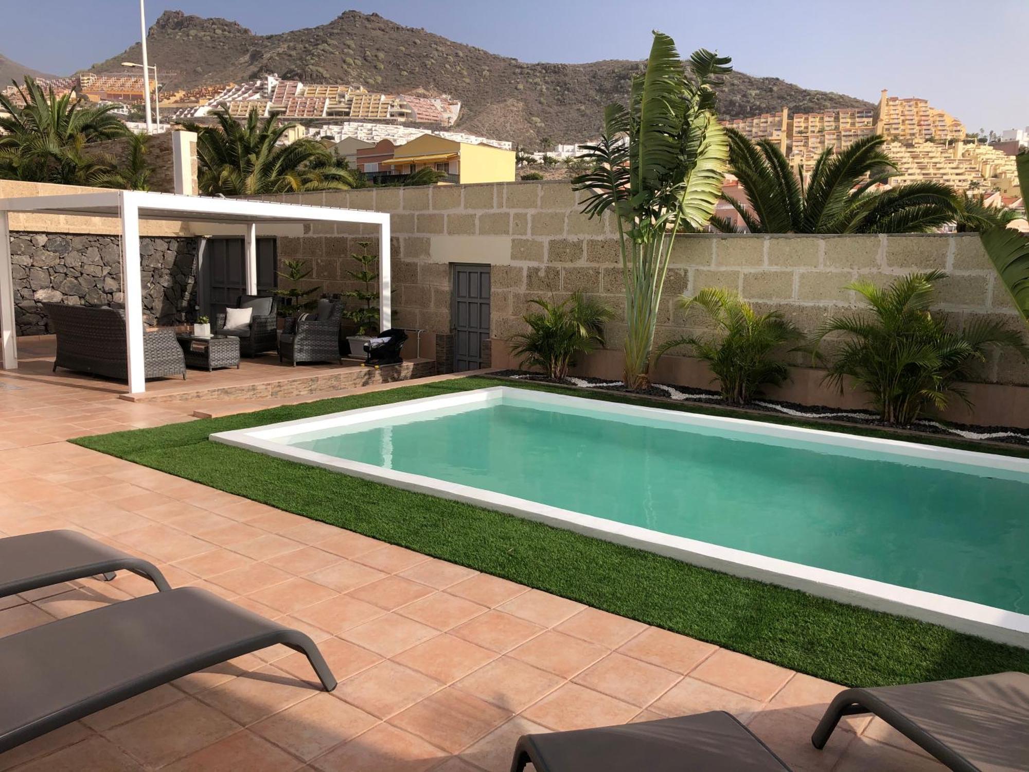 Vanesa Luxury Private With A Heated Pool, 4 Bedrooms And 4 Bathrooms