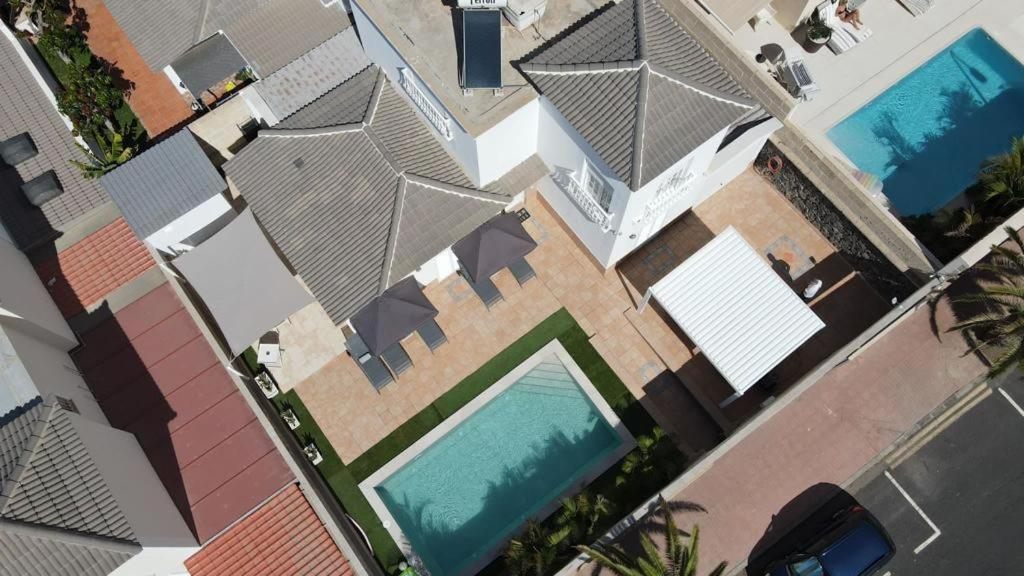Villa Vanesa Luxury Private With A Heated Pool, 4 Bedrooms And 4 Bathrooms