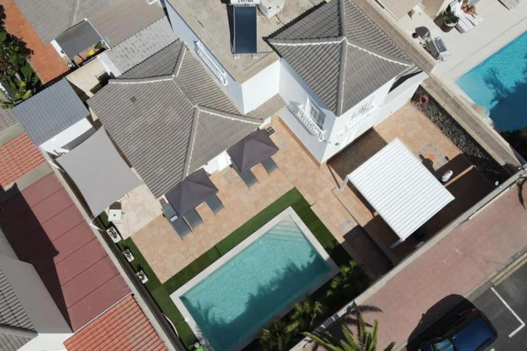 Vanesa Luxury Private With A Heated Pool, 4 Bedrooms And 4 Bathrooms
